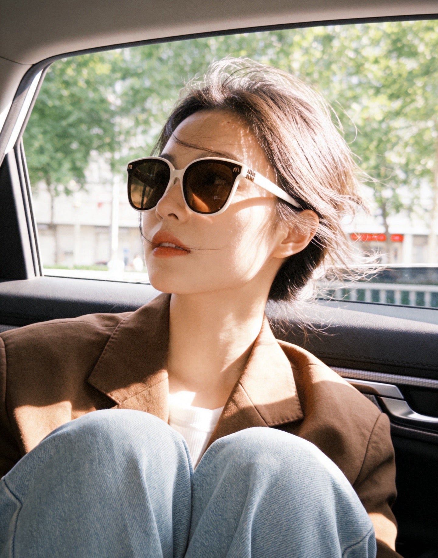 Mehrfarbige Sonnenbrille