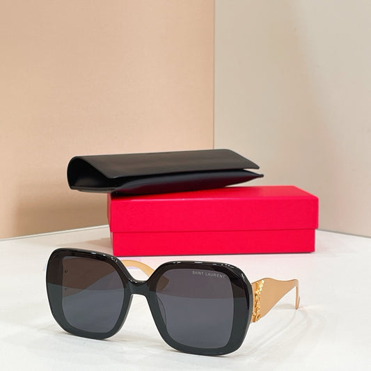 Mehrfarbige Sonnenbrille