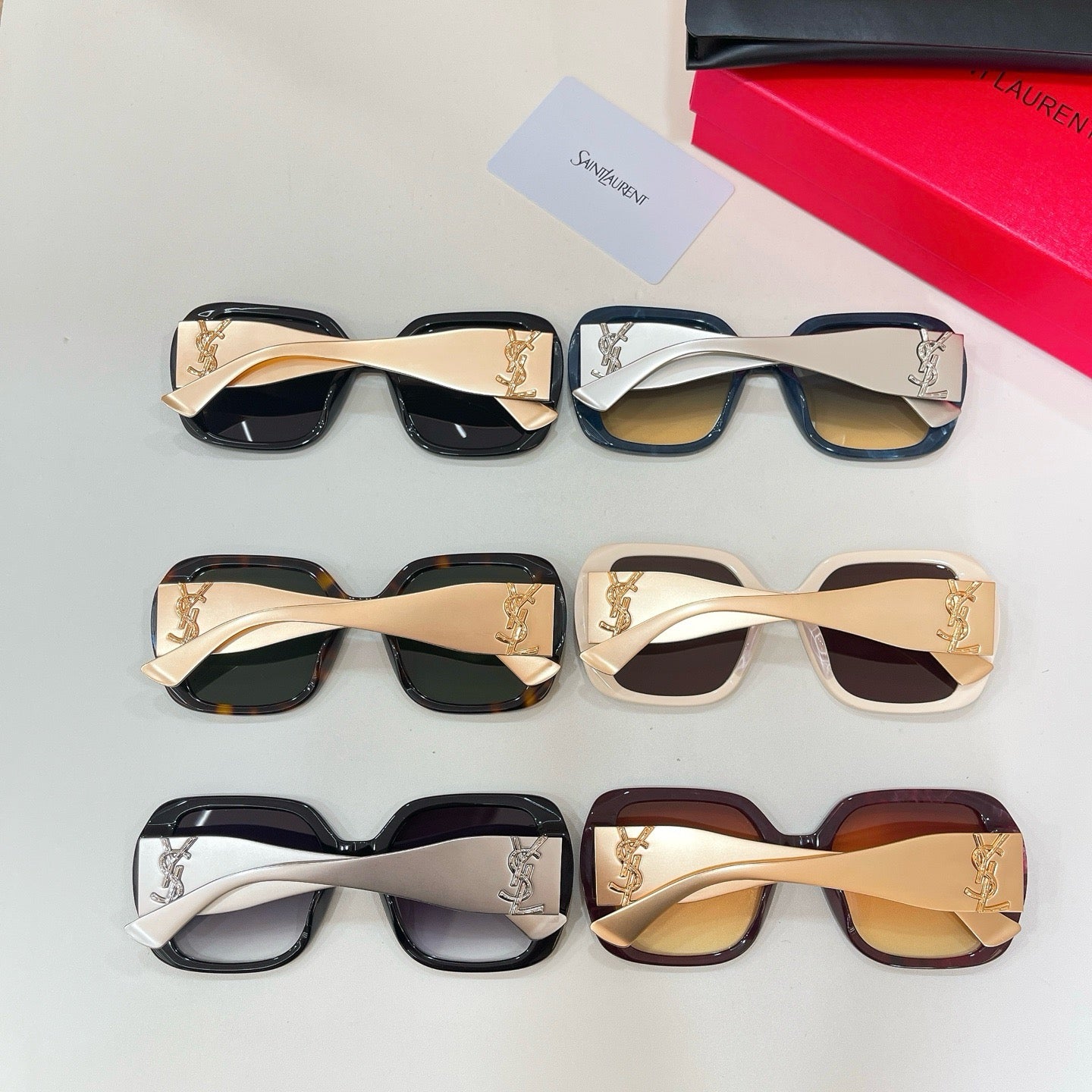Mehrfarbige Sonnenbrille