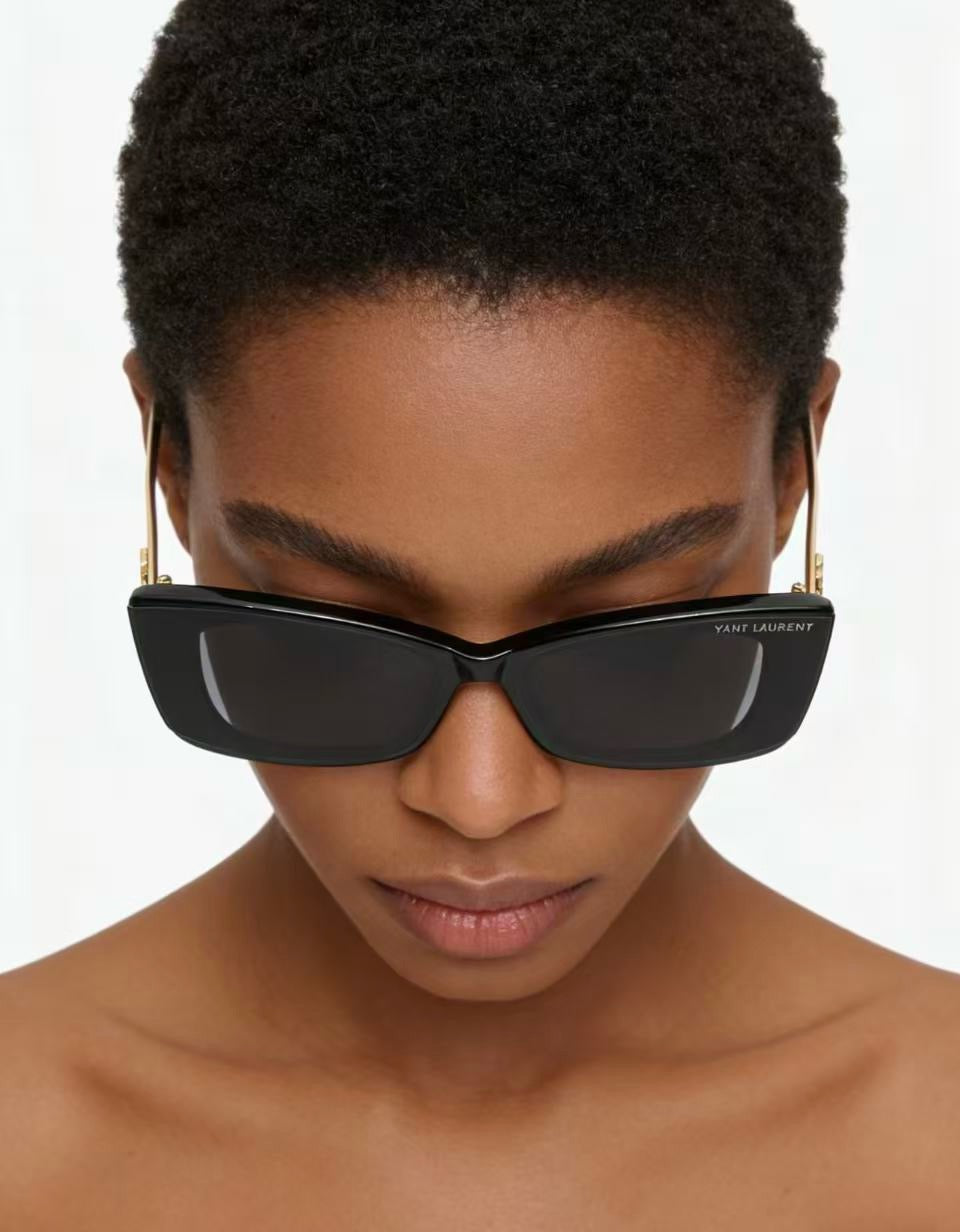 Mehrfarbige Sonnenbrille