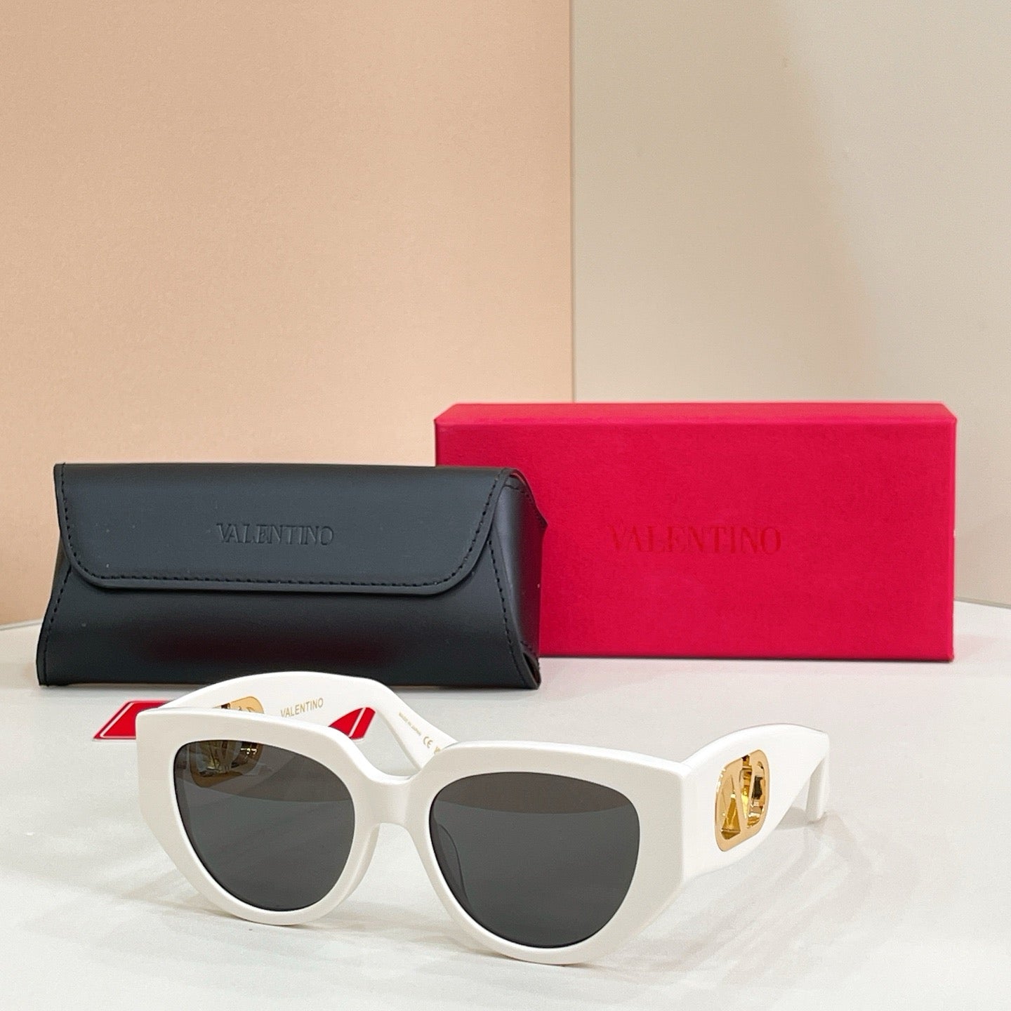 Mehrfarbige Sonnenbrille