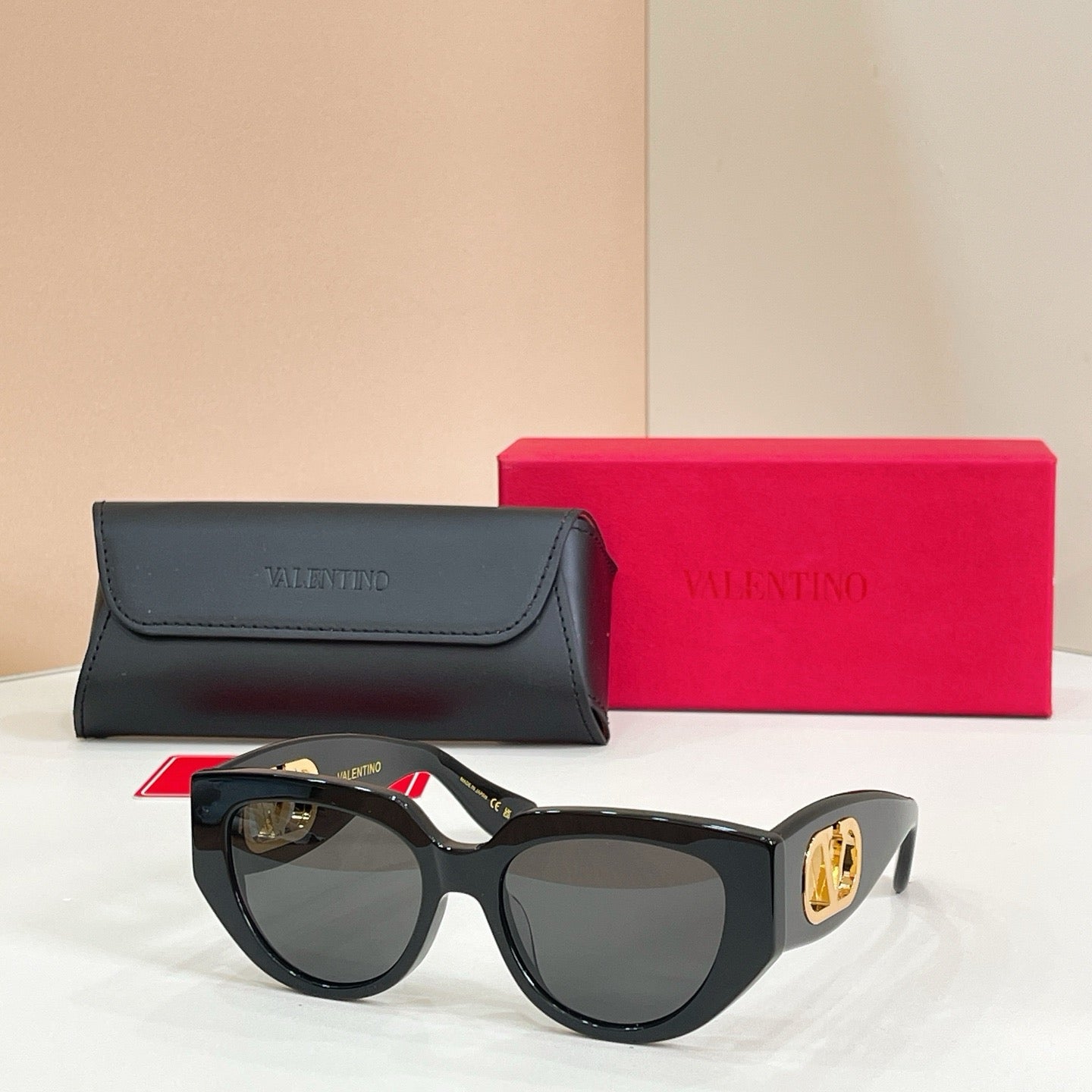 Mehrfarbige Sonnenbrille