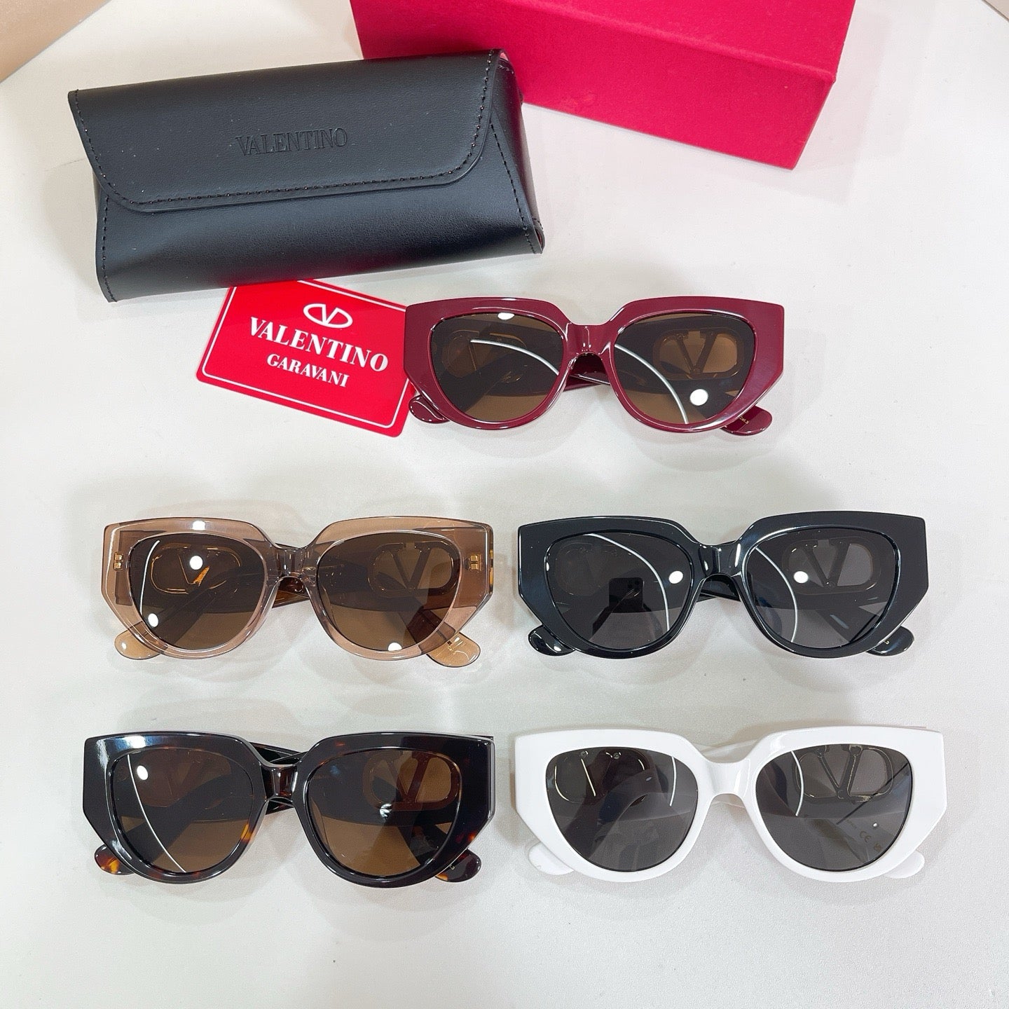 Mehrfarbige Sonnenbrille