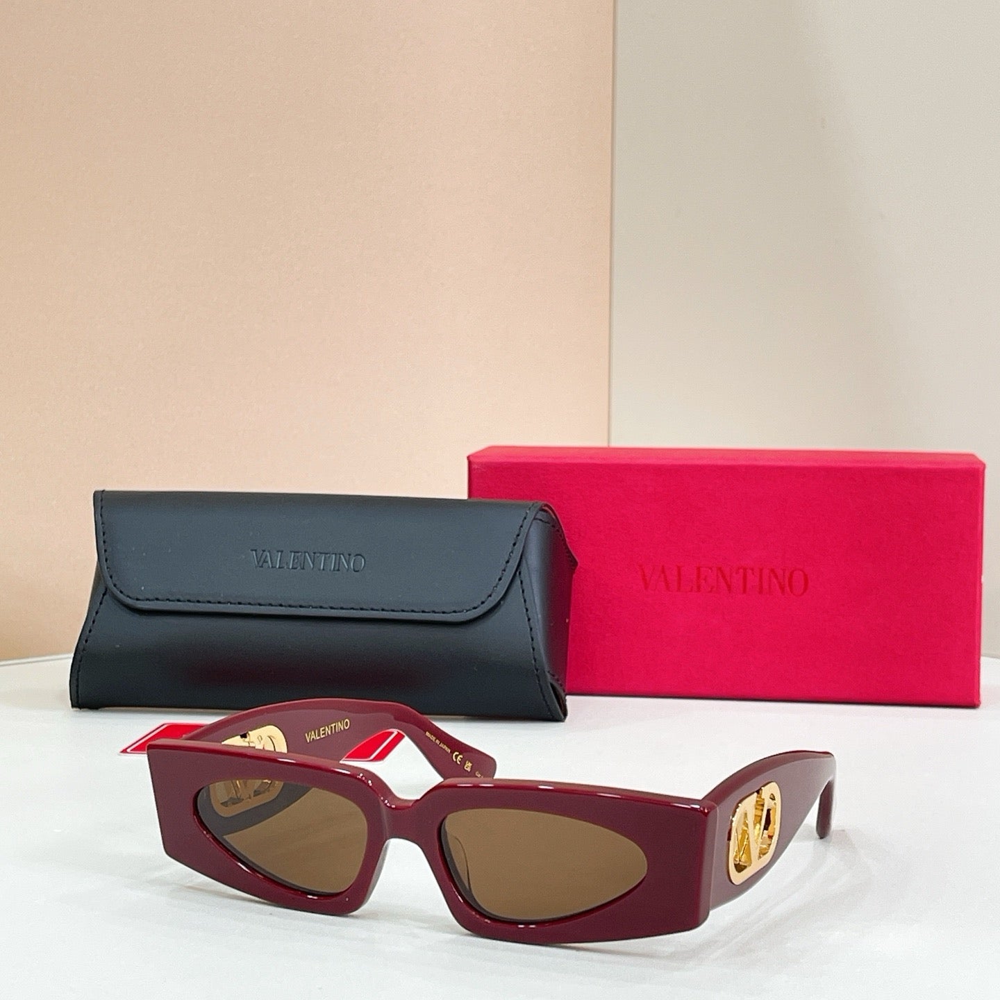 Mehrfarbige Sonnenbrille