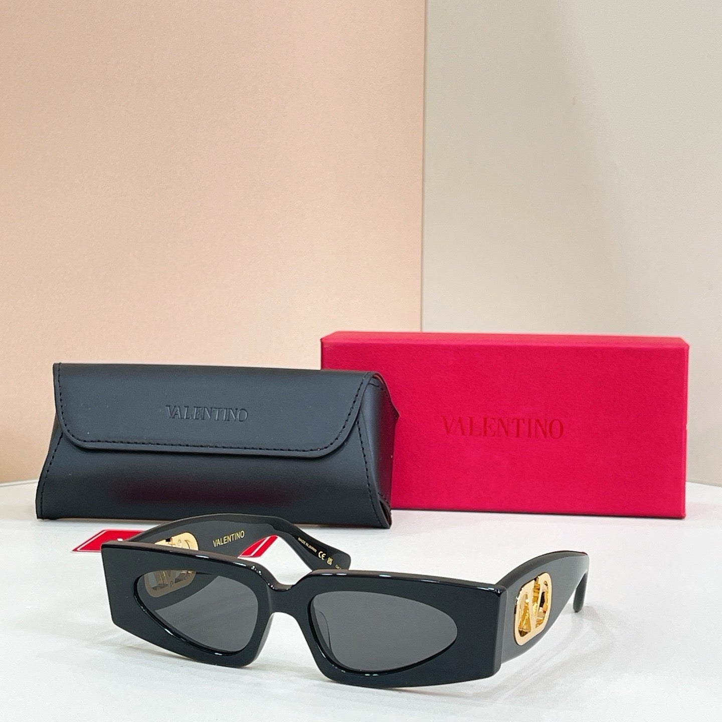 Mehrfarbige Sonnenbrille