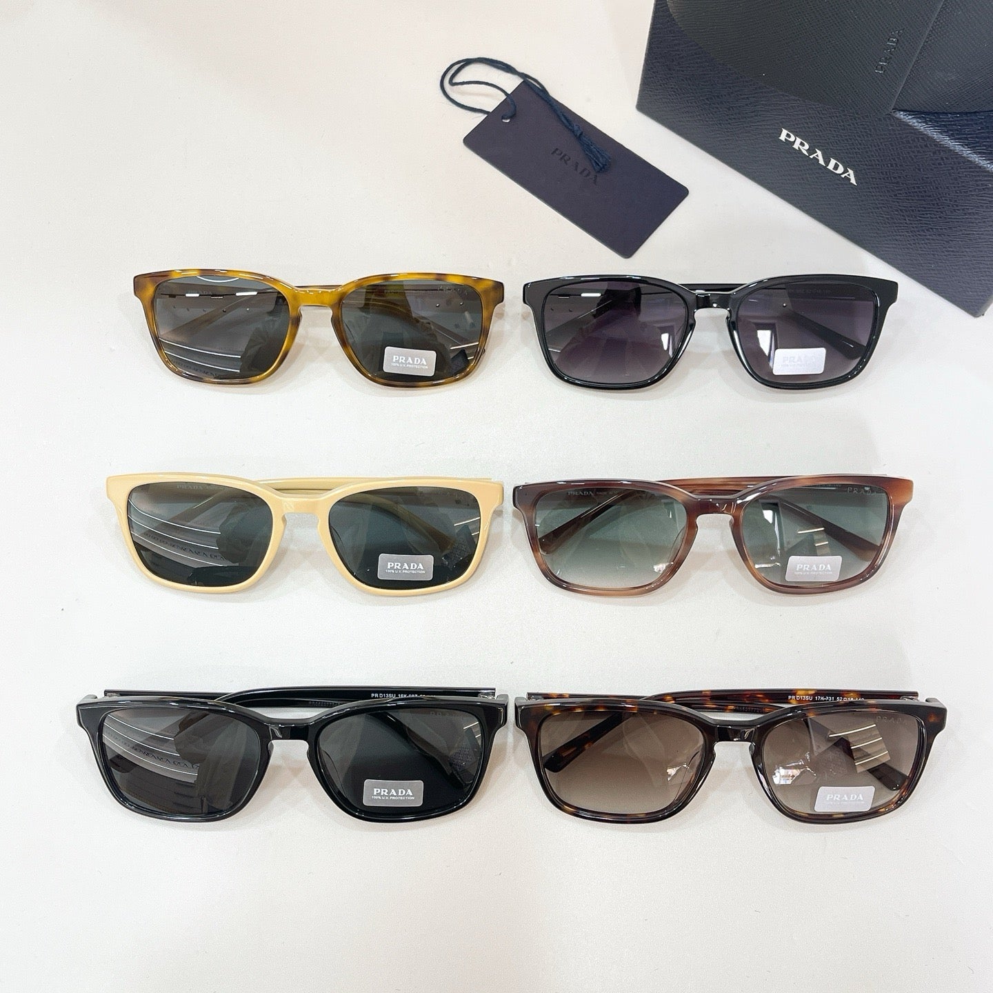 Mehrfarbige Sonnenbrille