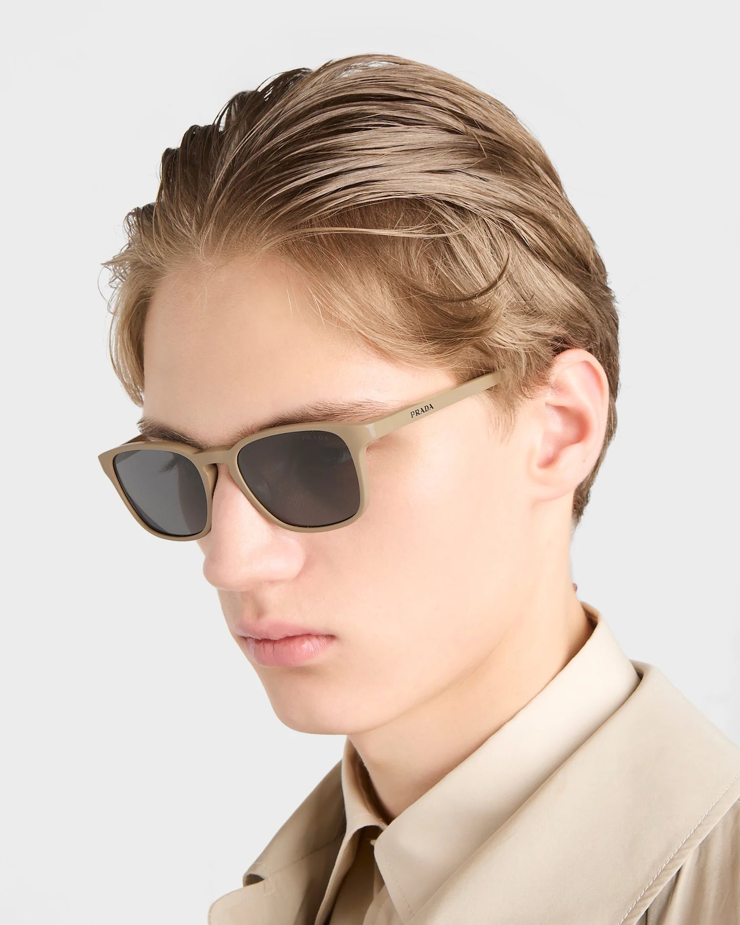 Mehrfarbige Sonnenbrille