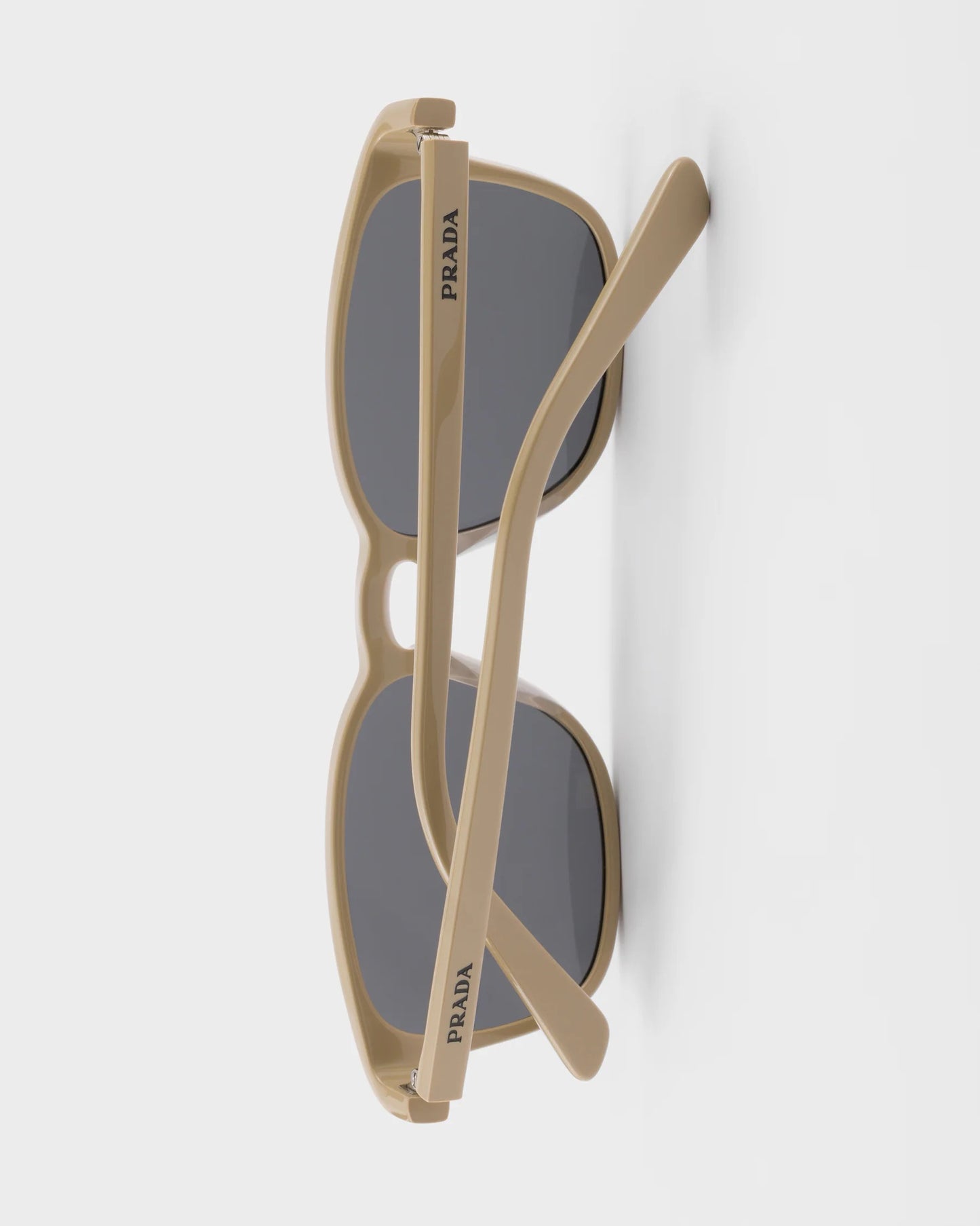 Mehrfarbige Sonnenbrille