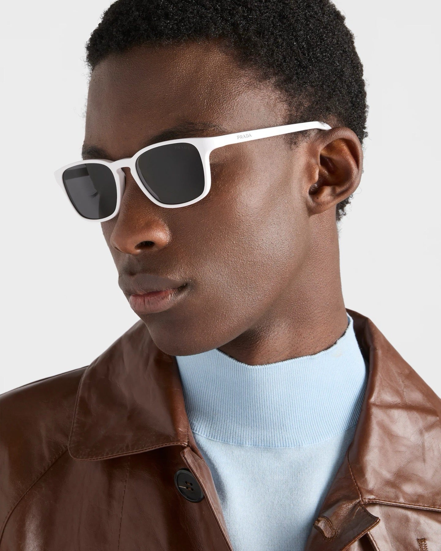 Mehrfarbige Sonnenbrille