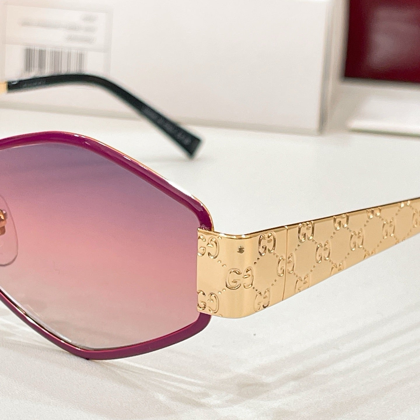 Mehrfarbige Sonnenbrille