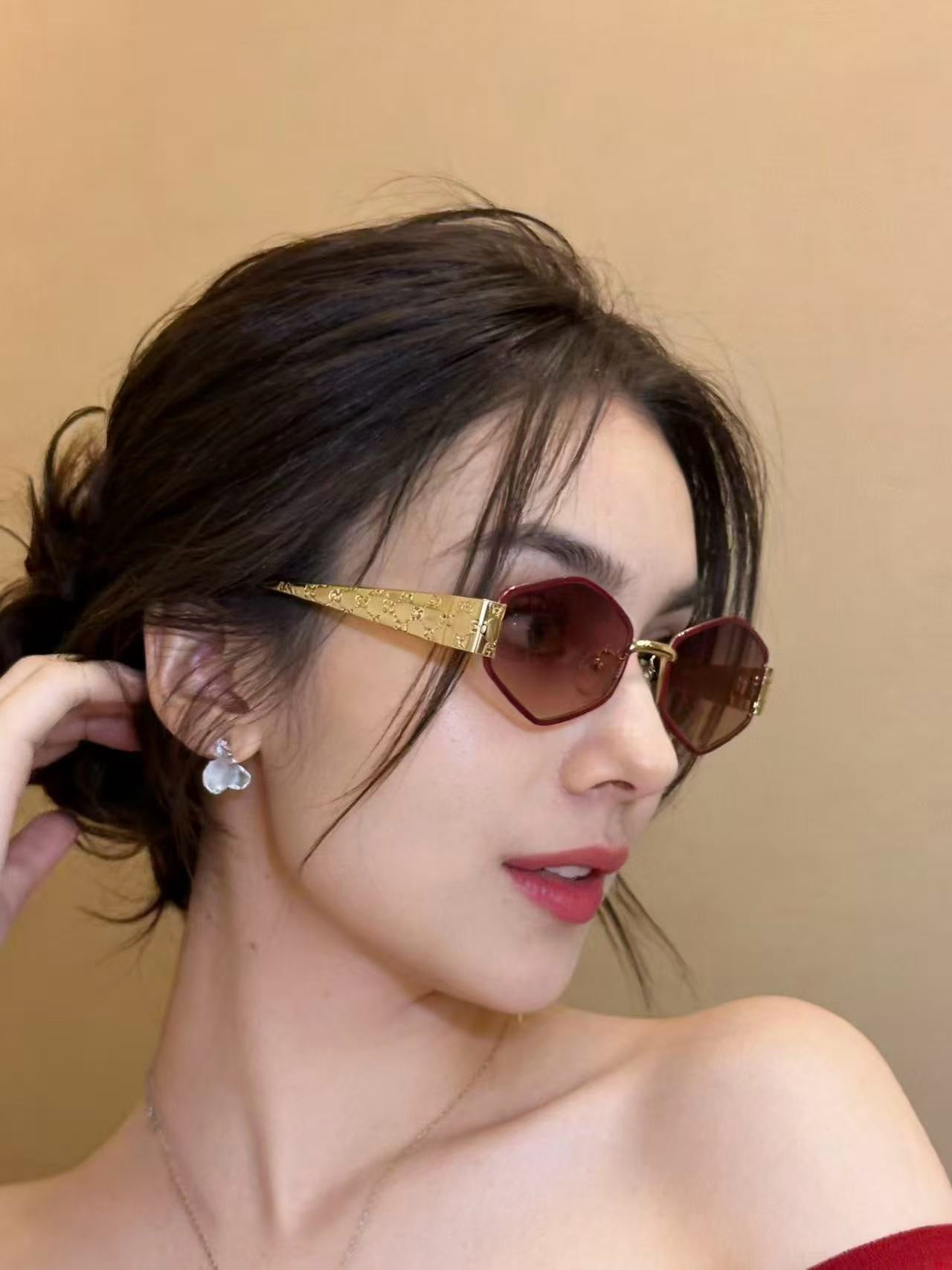 Mehrfarbige Sonnenbrille