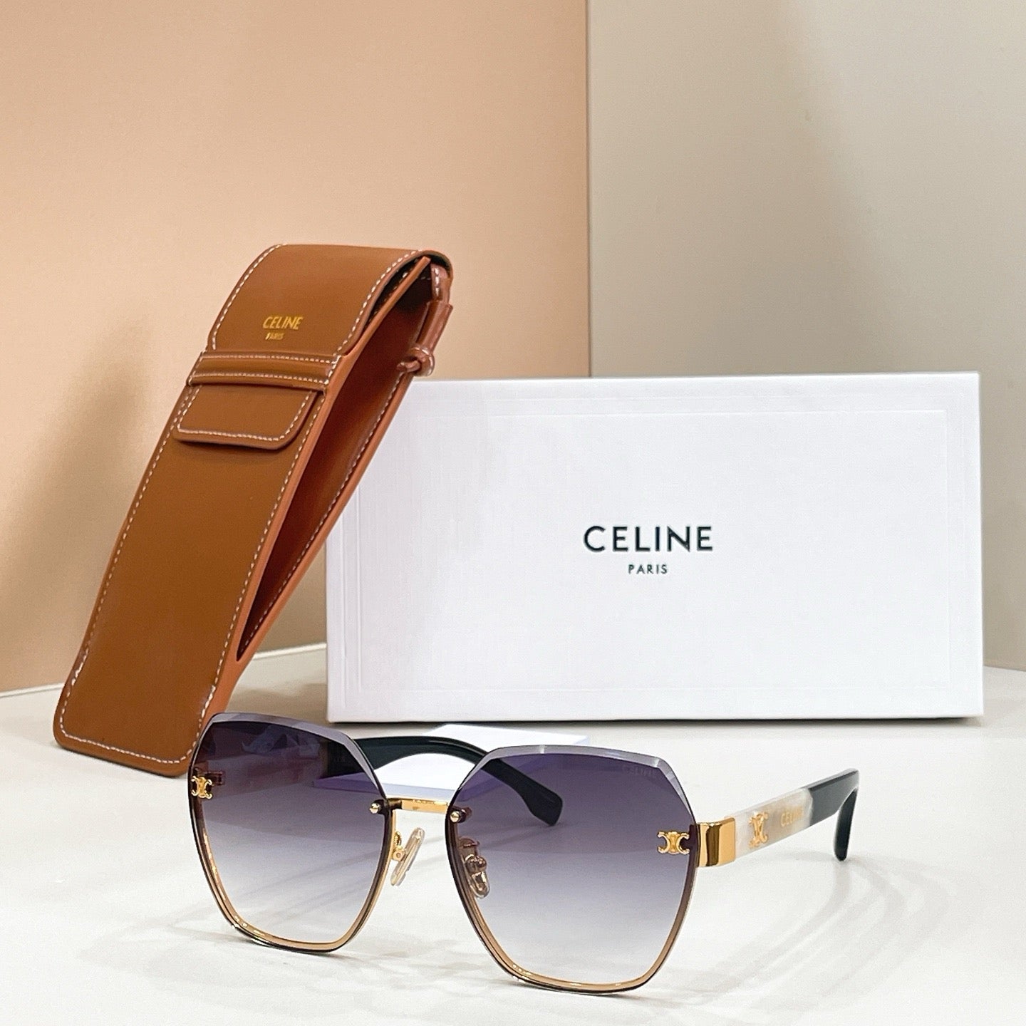 Mehrfarbige Sonnenbrille