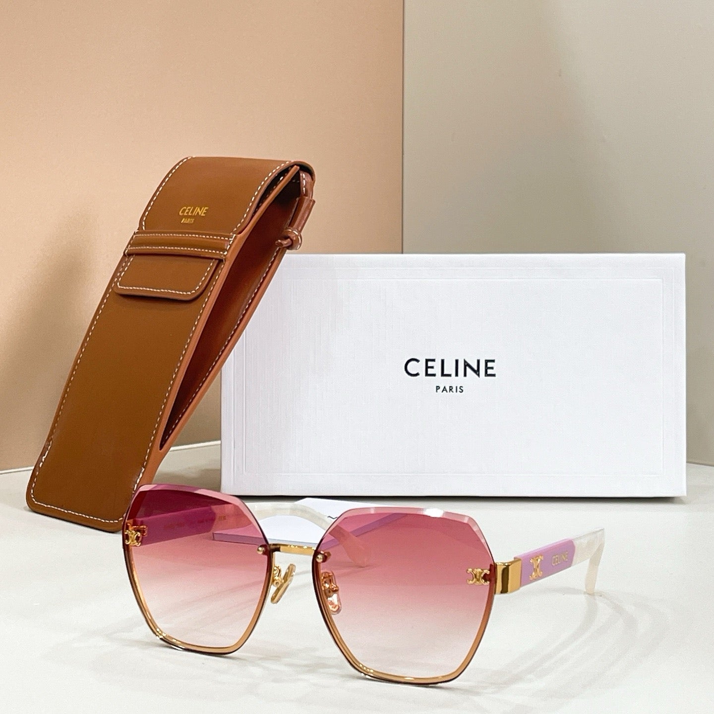 Mehrfarbige Sonnenbrille