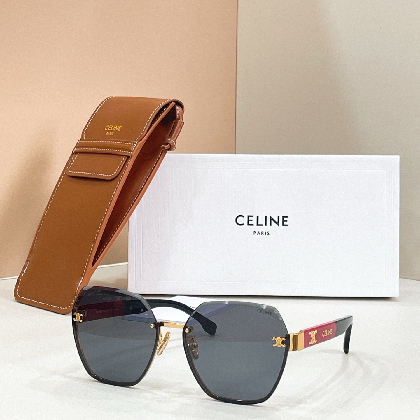Mehrfarbige Sonnenbrille
