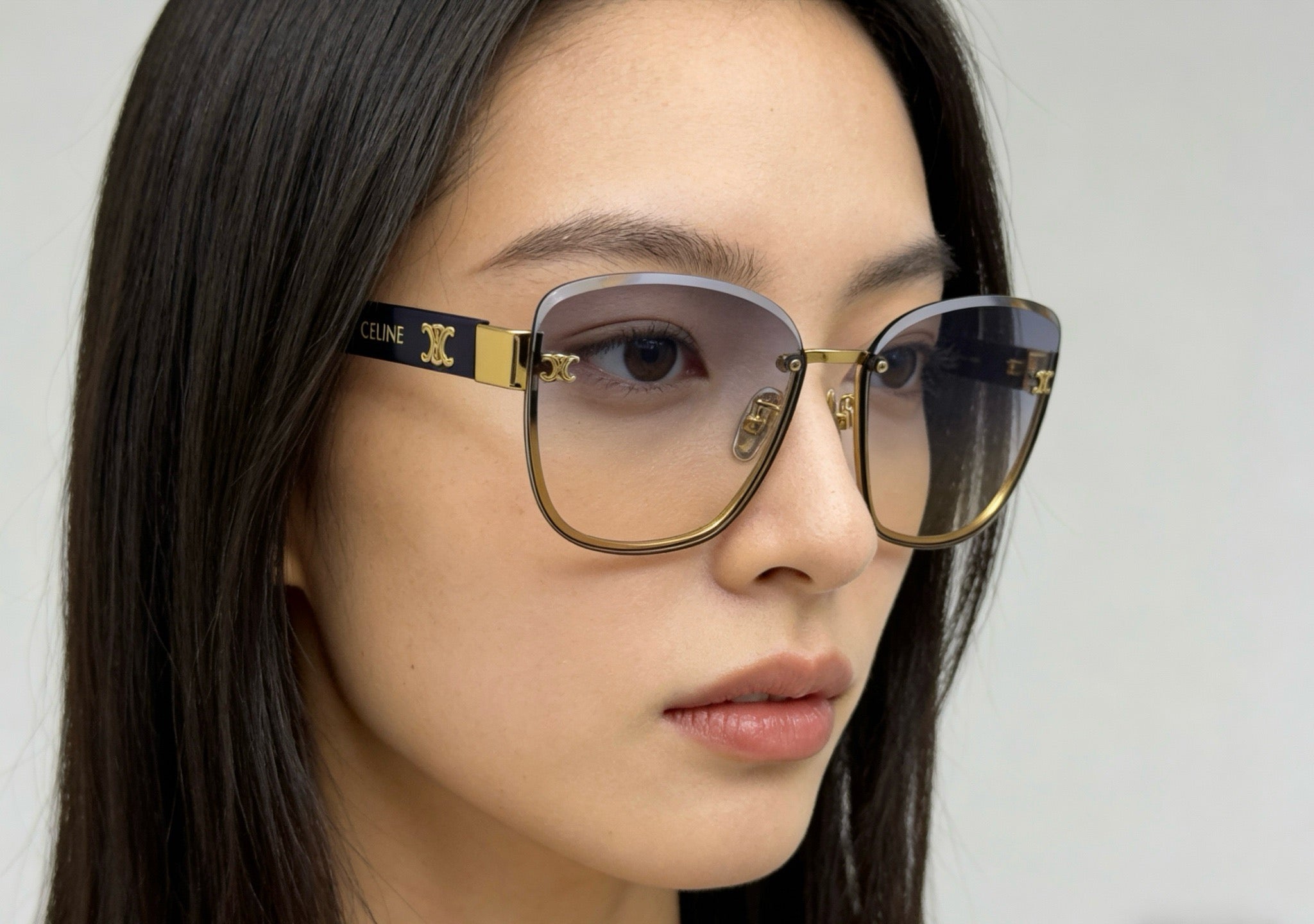 Mehrfarbige Sonnenbrille