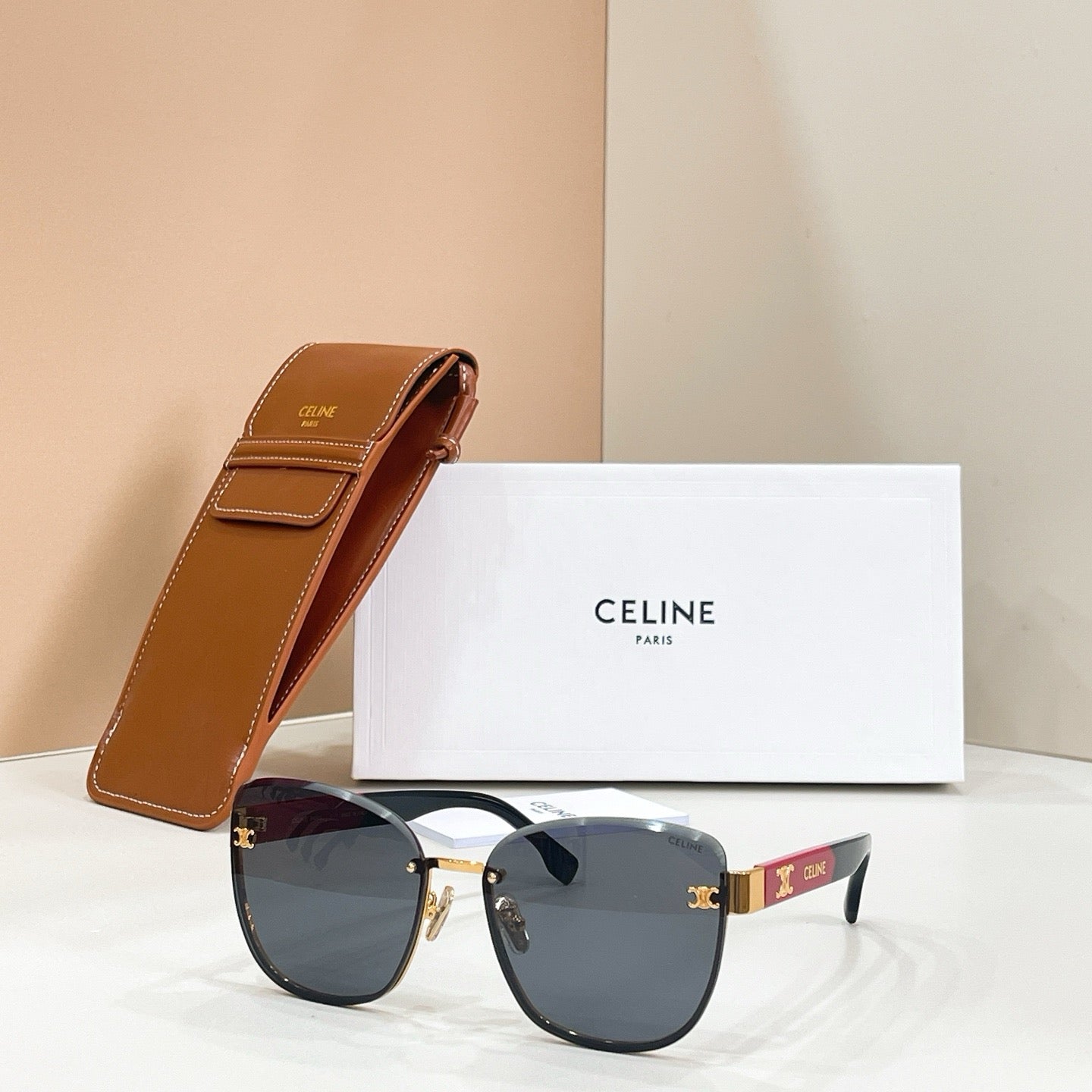 Mehrfarbige Sonnenbrille