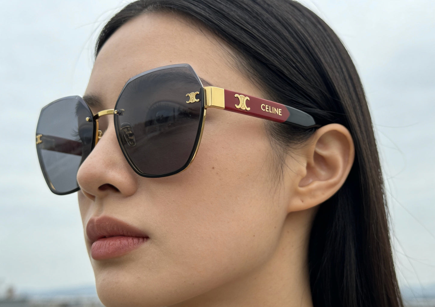 Mehrfarbige Sonnenbrille