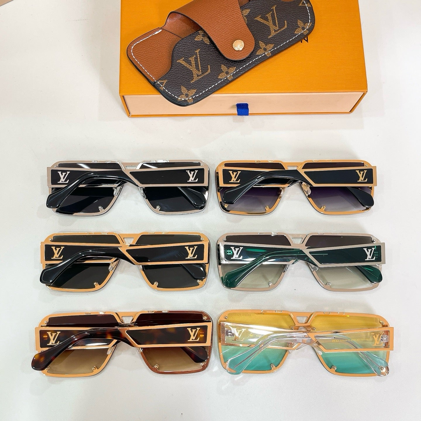 Mehrfarbige Sonnenbrille