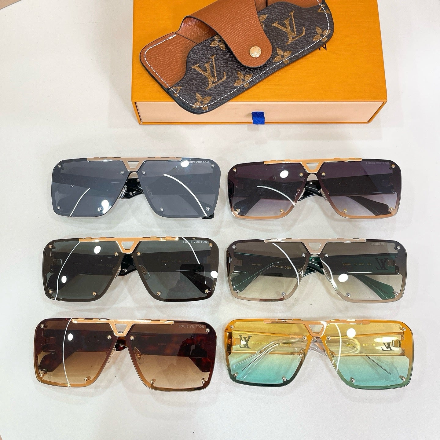 Mehrfarbige Sonnenbrille