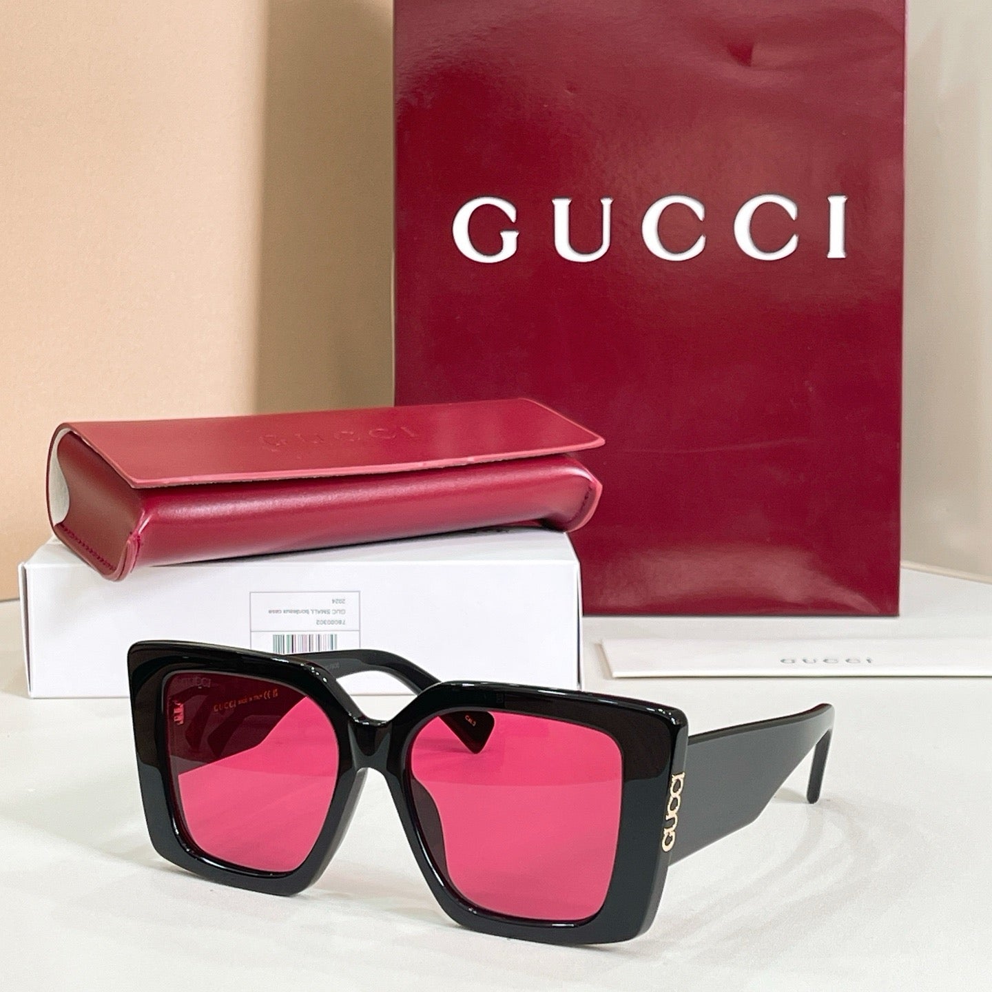 Mehrfarbige Sonnenbrille