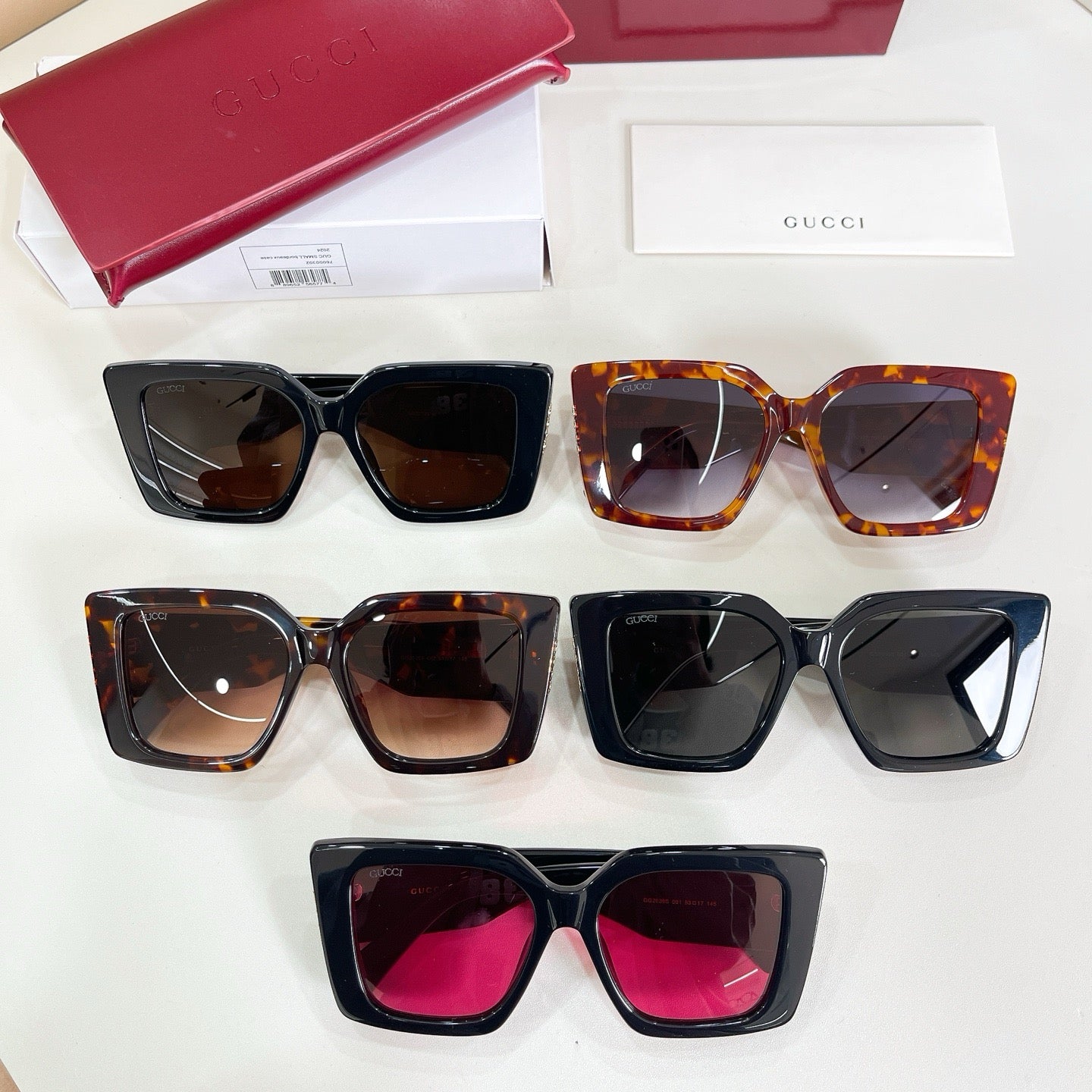 Mehrfarbige Sonnenbrille