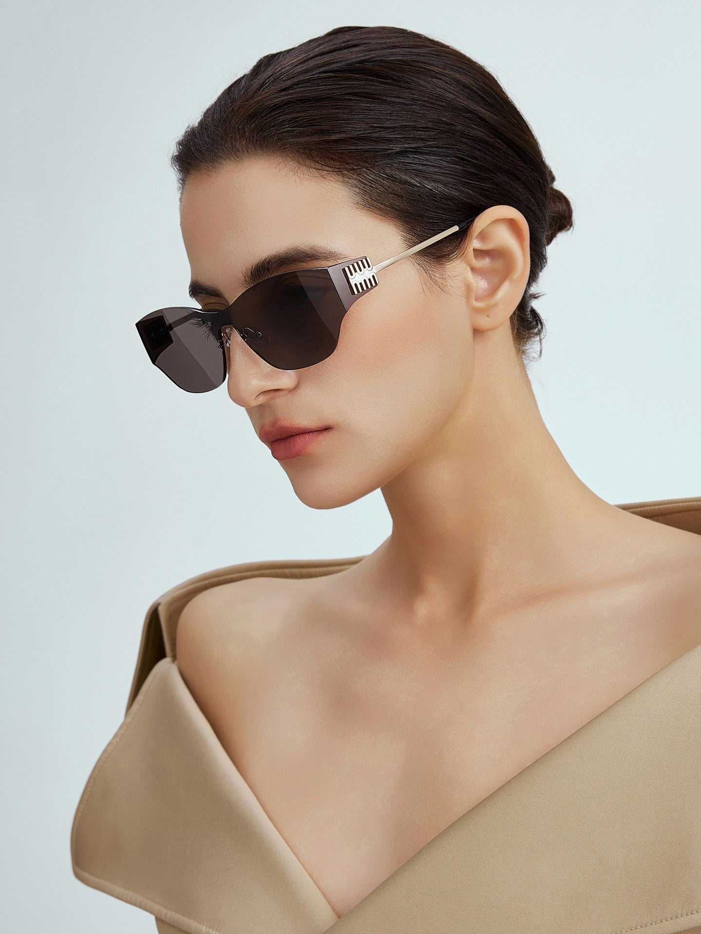 Mehrfarbige Sonnenbrille