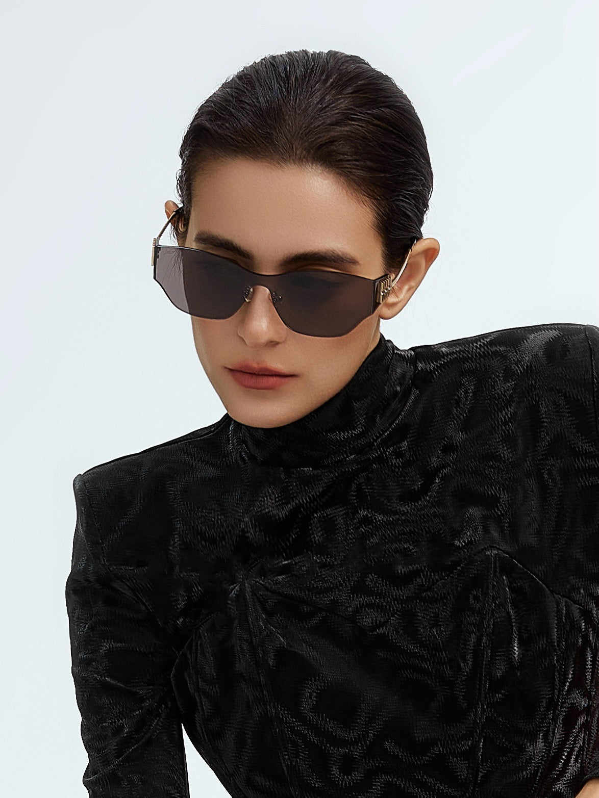 Mehrfarbige Sonnenbrille
