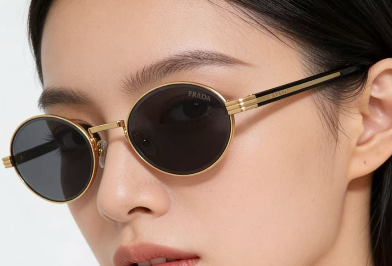 Mehrfarbige Sonnenbrille