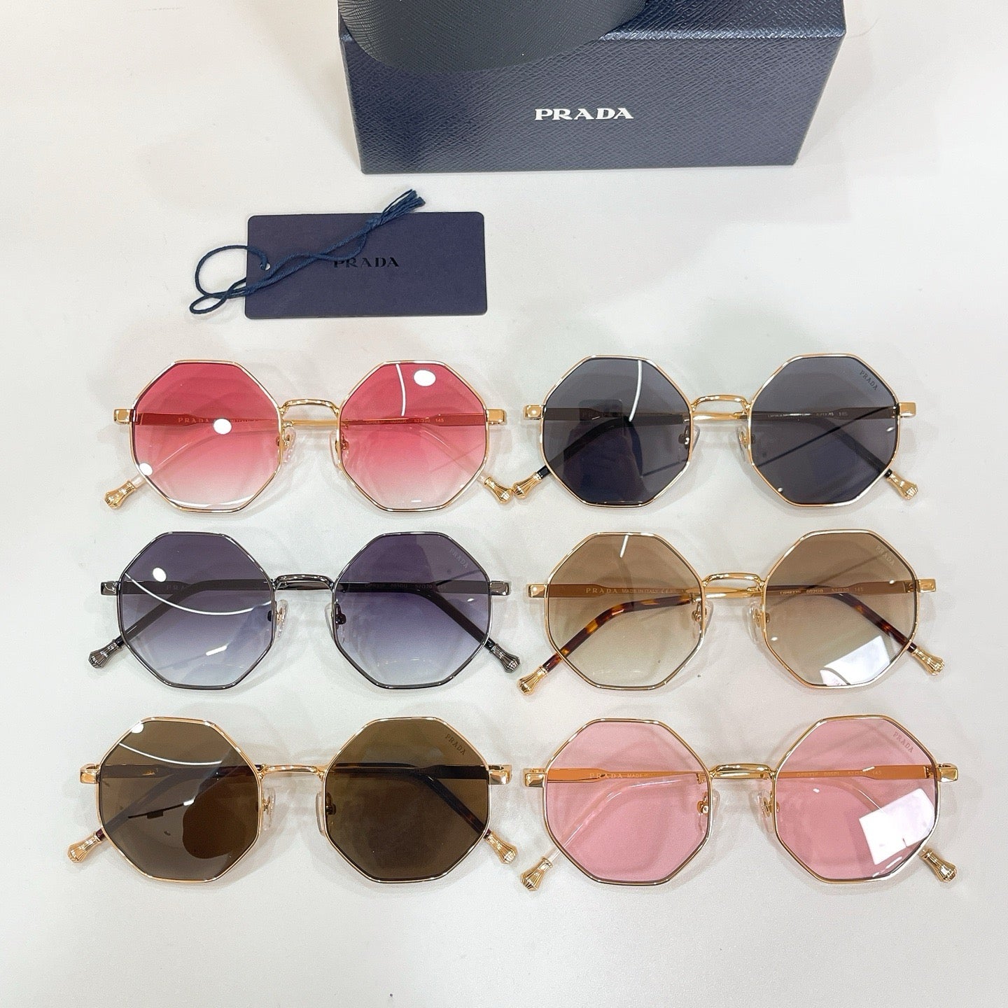 Mehrfarbige Sonnenbrille