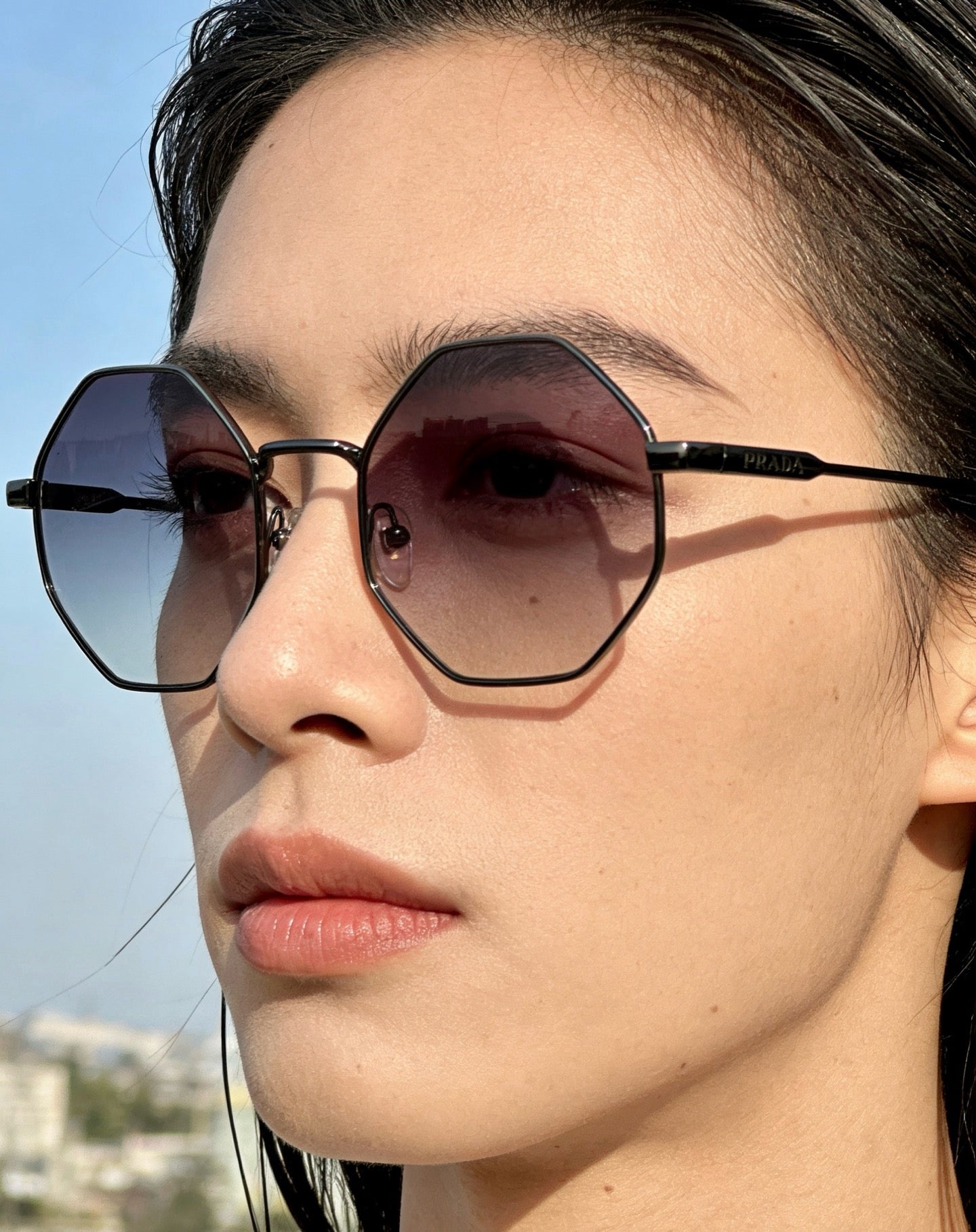 Mehrfarbige Sonnenbrille