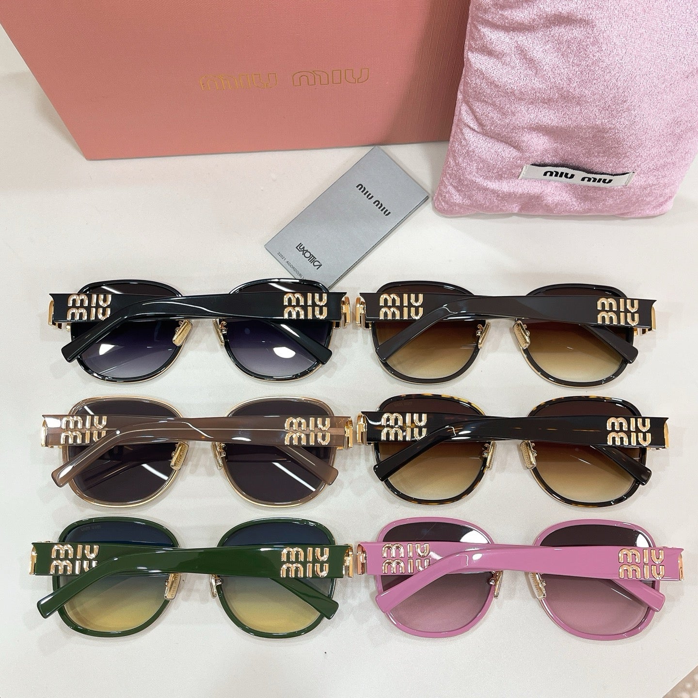 Mehrfarbige Sonnenbrille