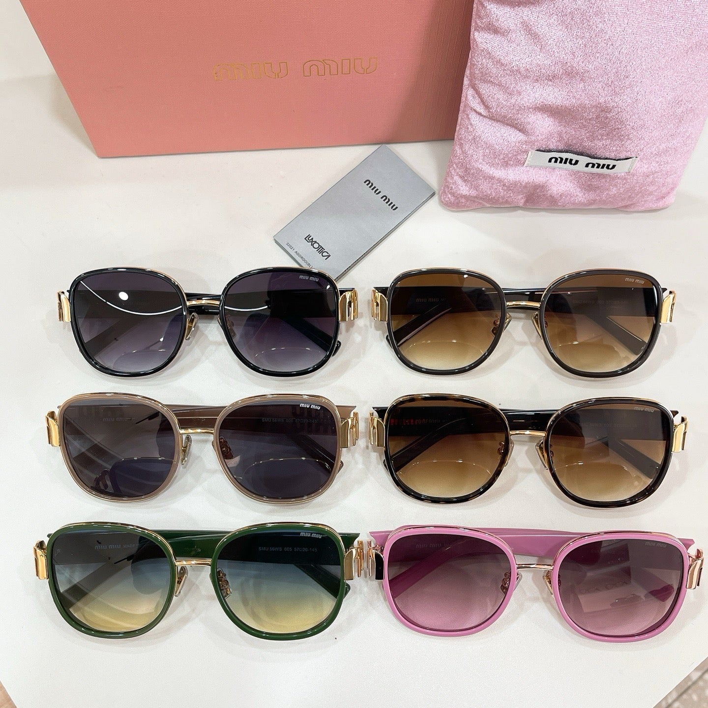 Mehrfarbige Sonnenbrille