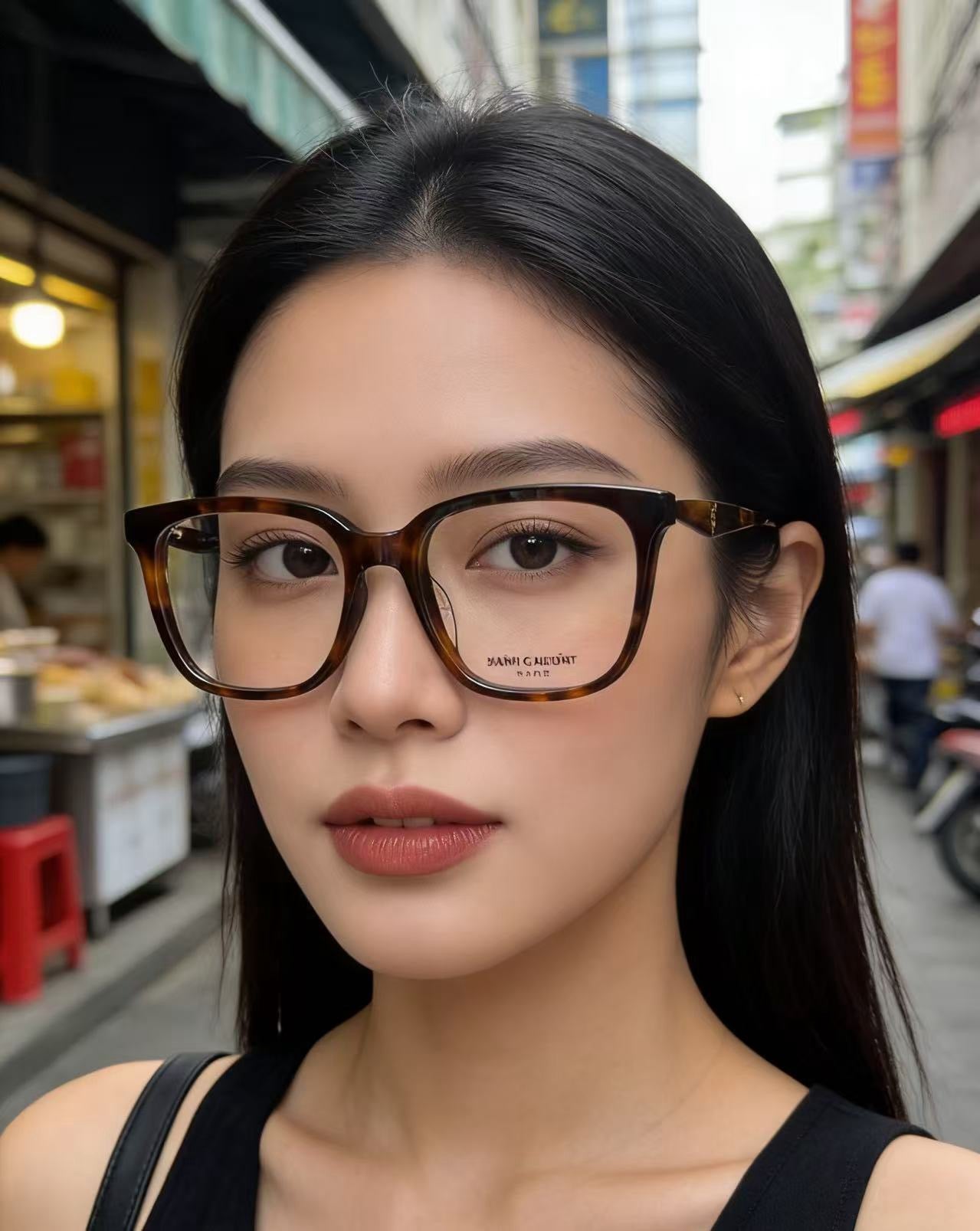 Mehrfarbige Sonnenbrille