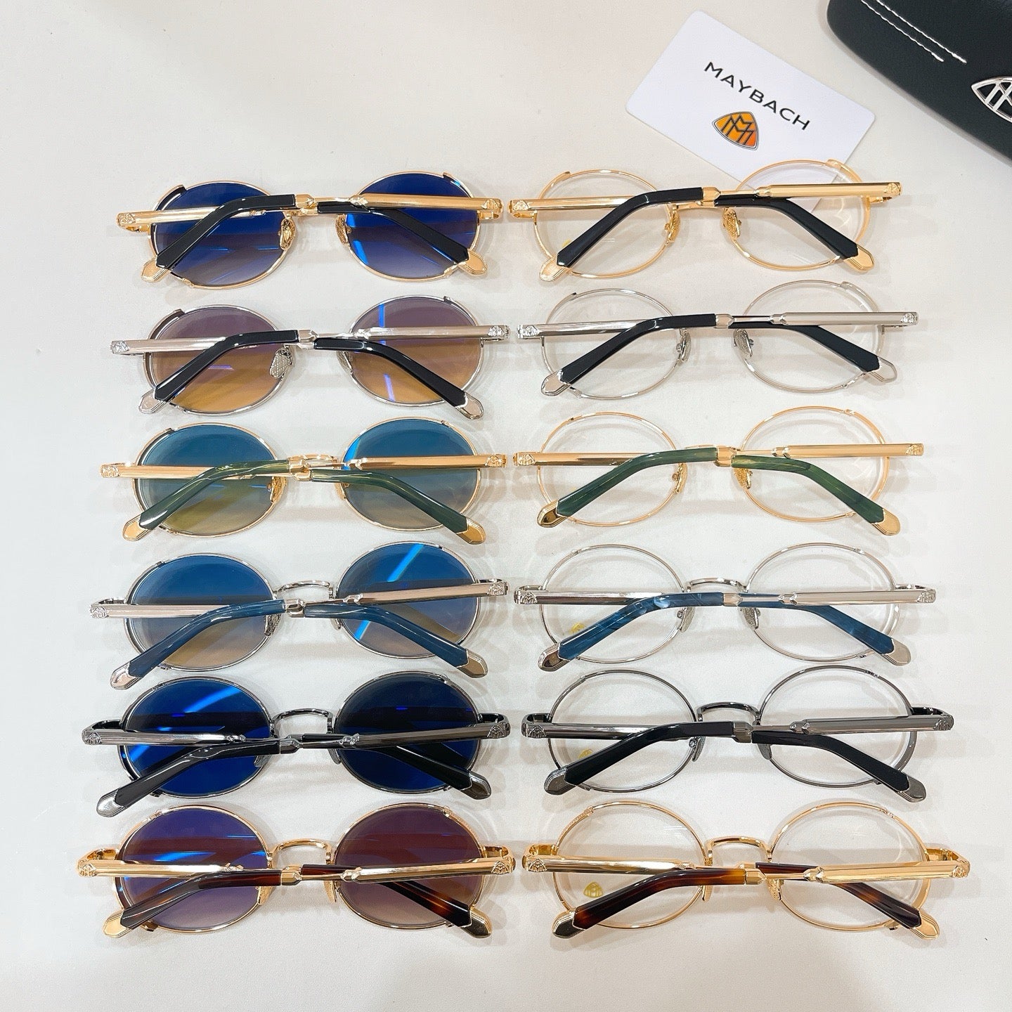 Mehrfarbige Sonnenbrille