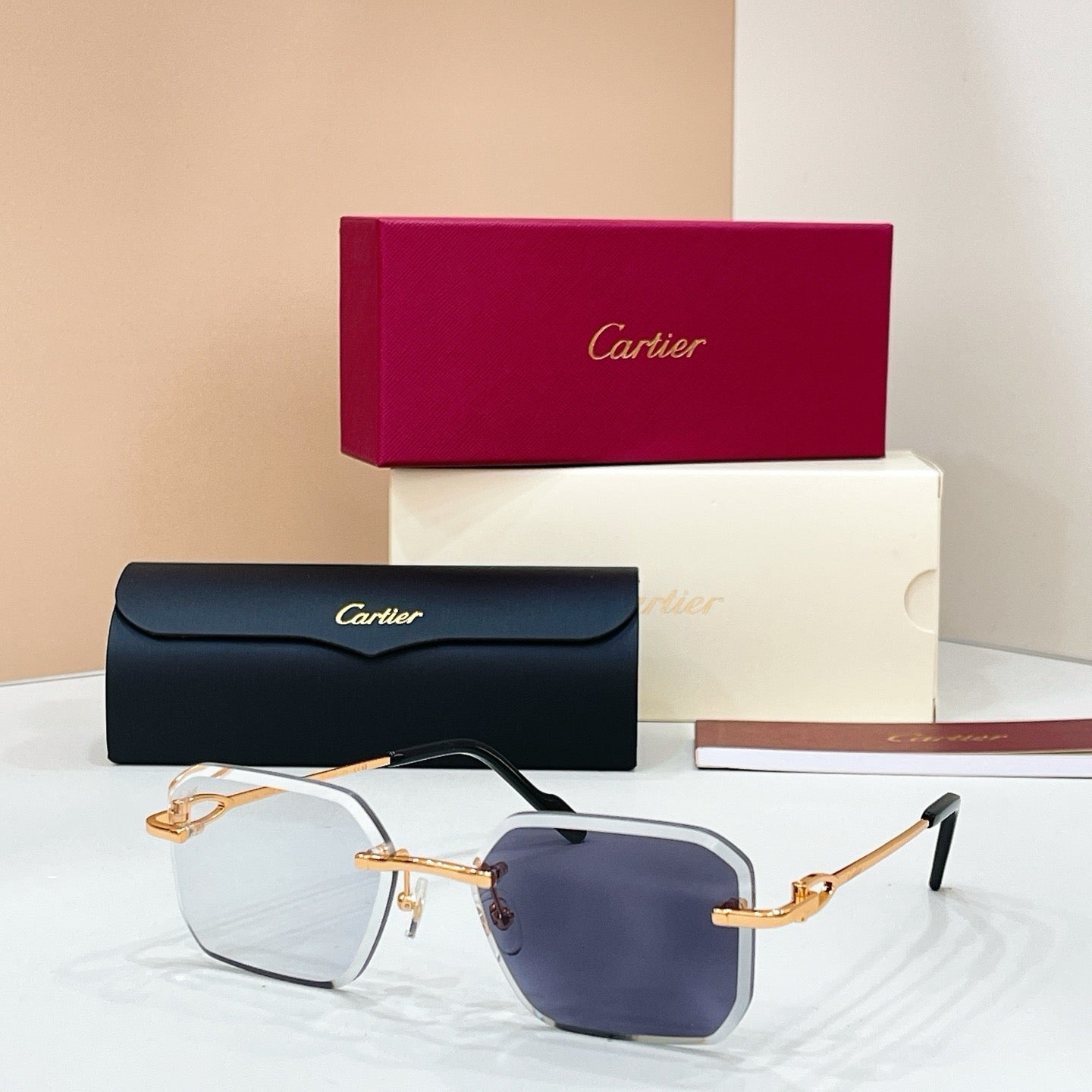 Mehrfarbige Sonnenbrille