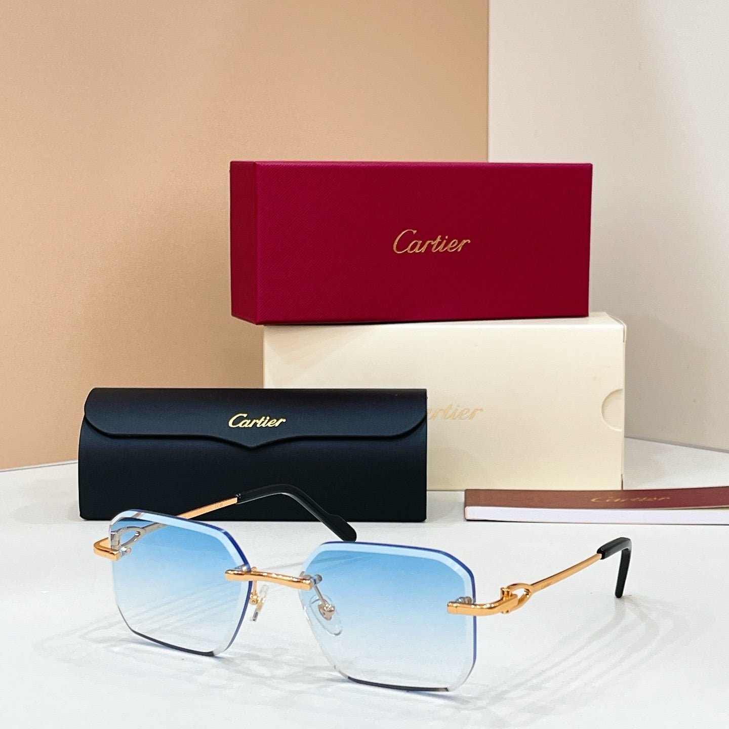 Mehrfarbige Sonnenbrille