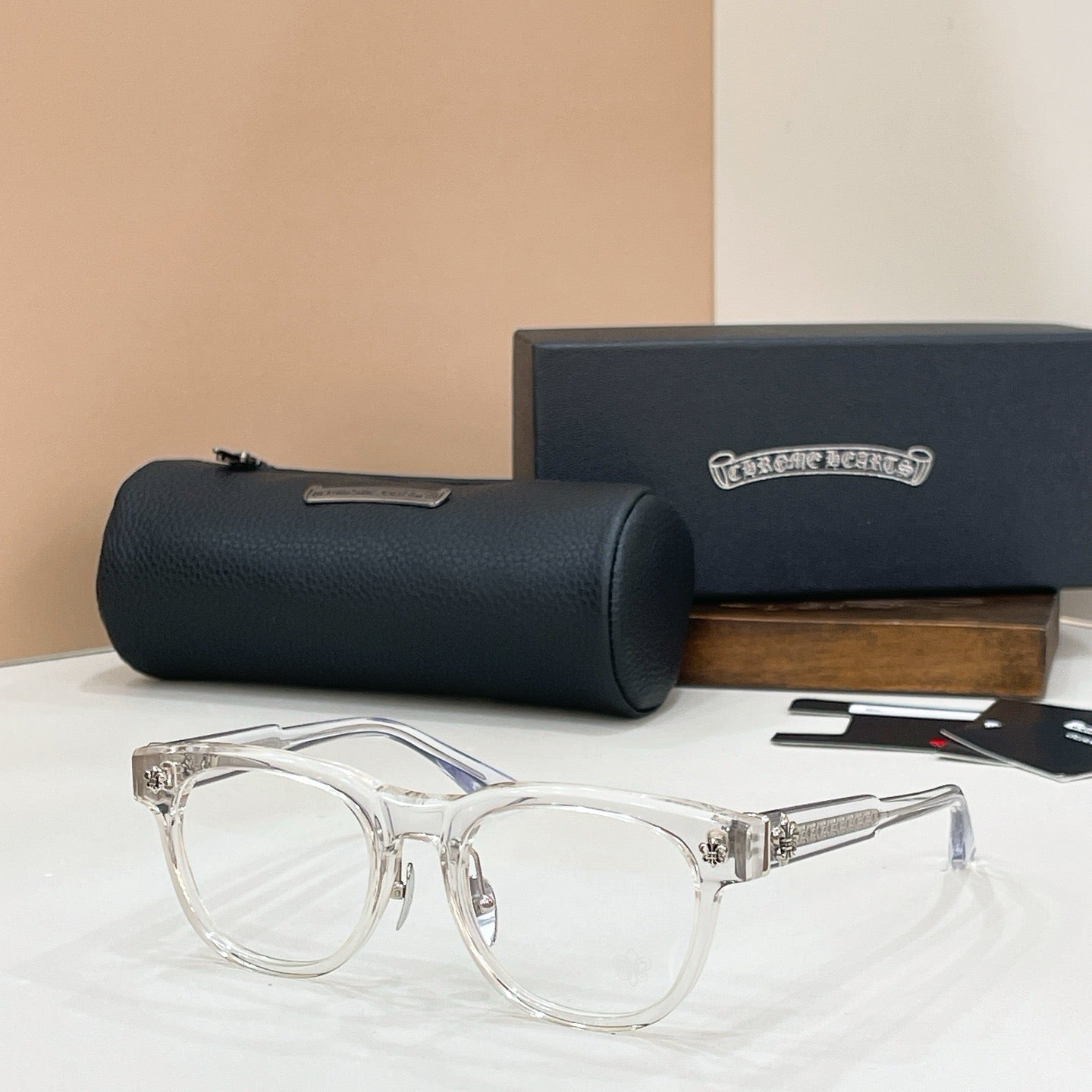 Mehrfarbige Sonnenbrille