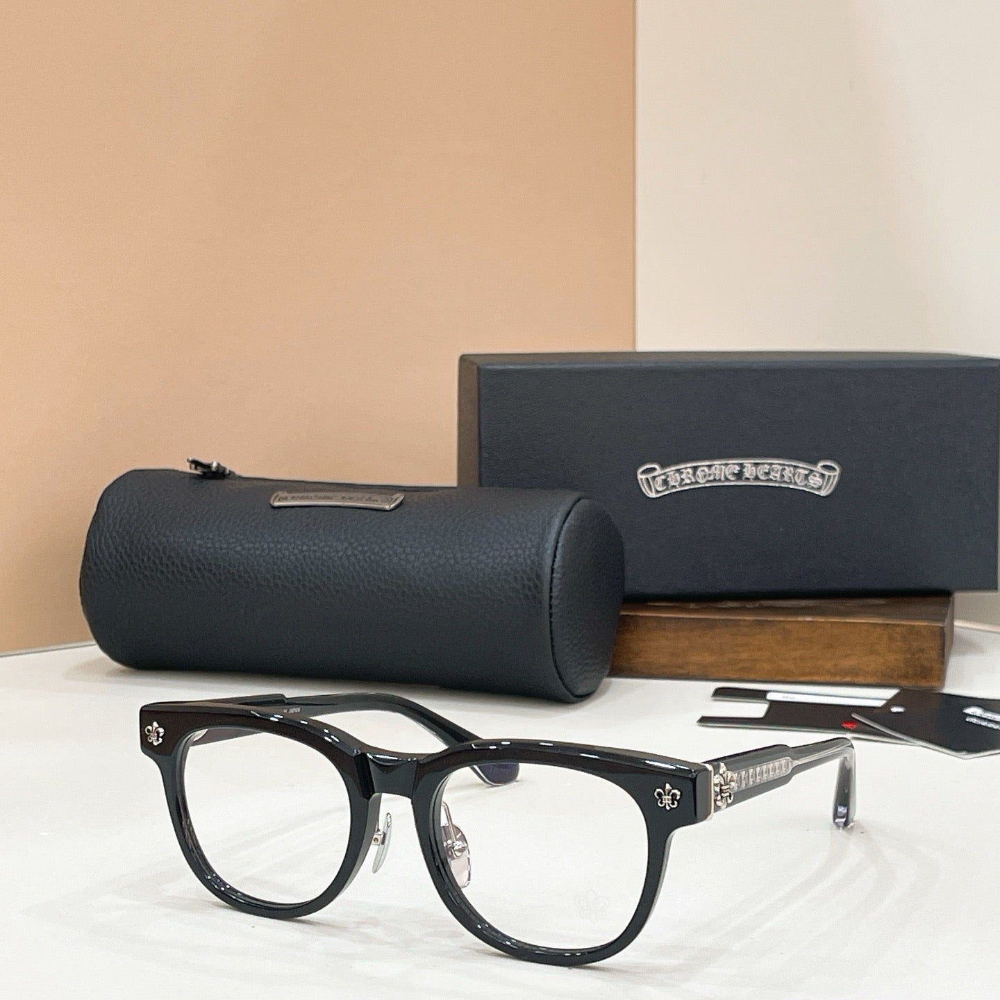 Mehrfarbige Sonnenbrille