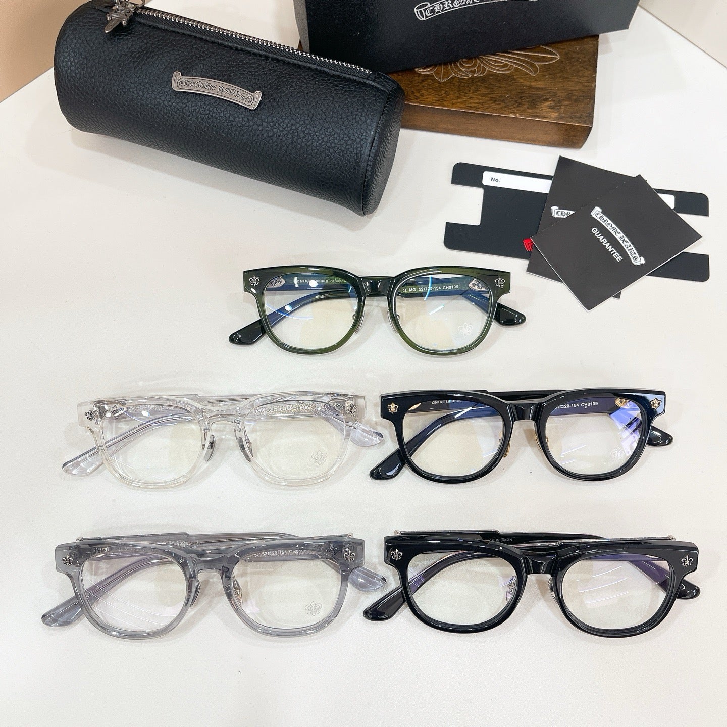 Mehrfarbige Sonnenbrille