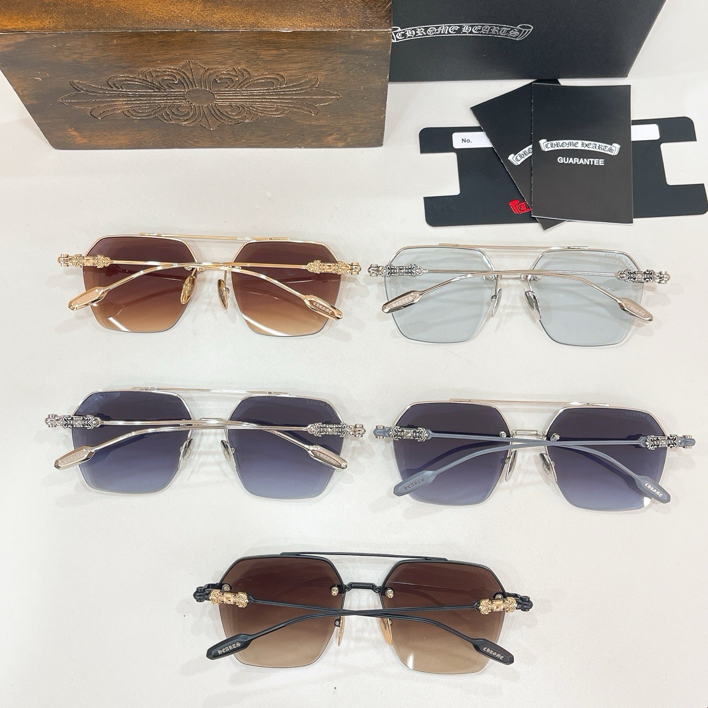 Mehrfarbige Sonnenbrille