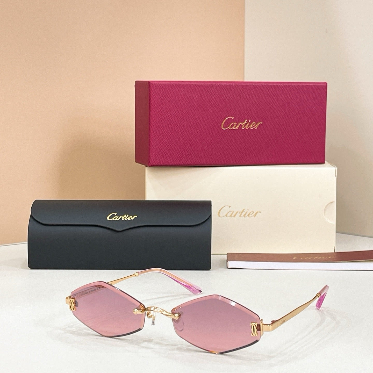 Mehrfarbige Sonnenbrille
