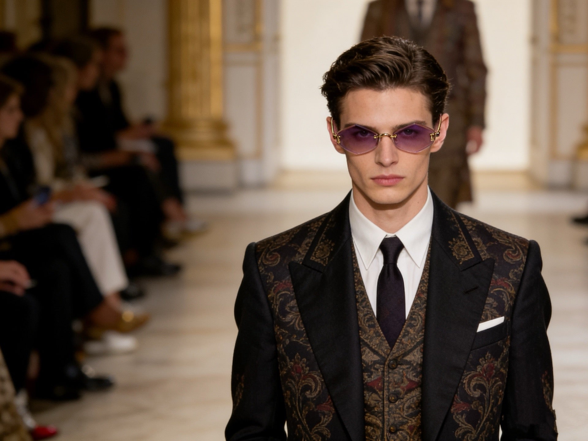 Mehrfarbige Sonnenbrille