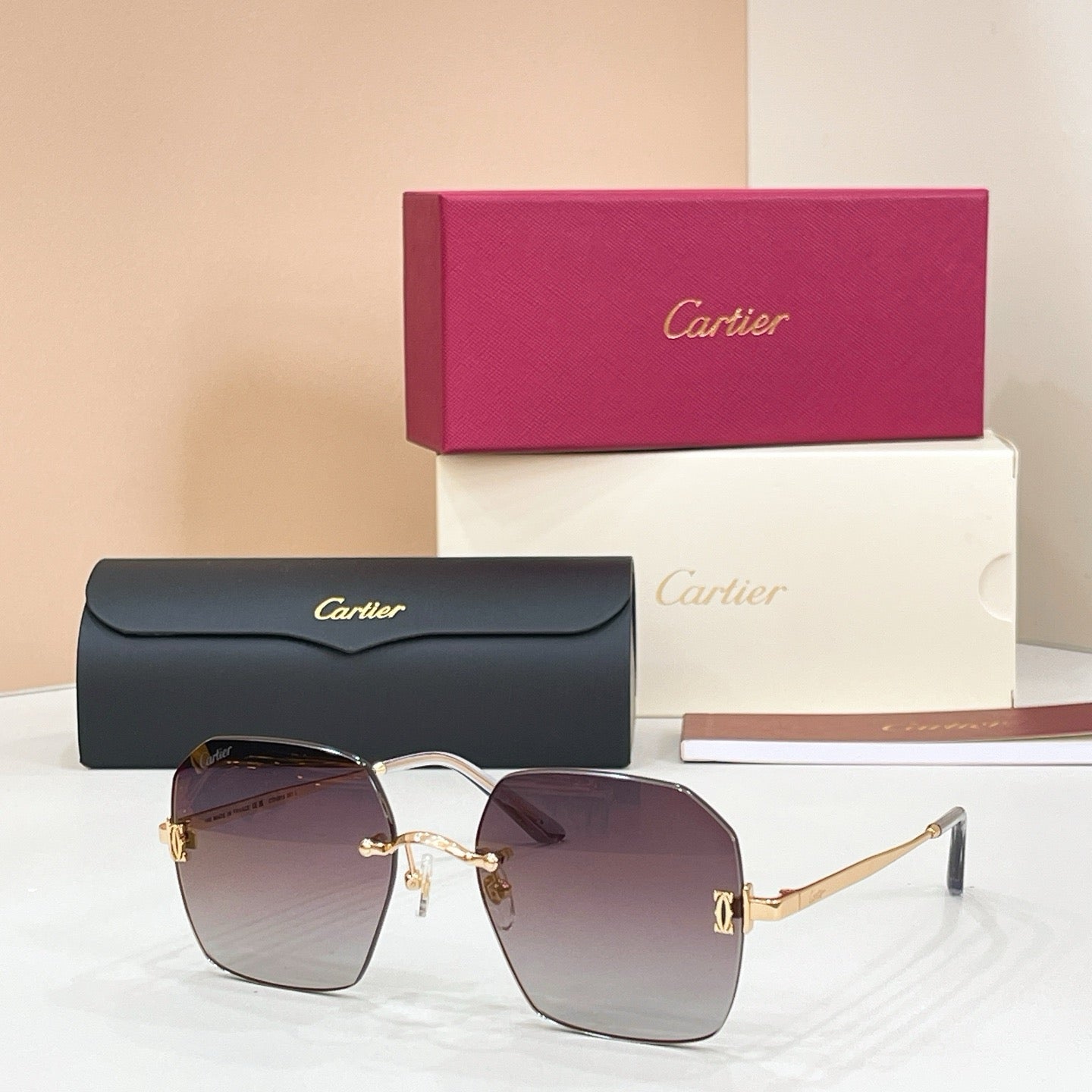 Mehrfarbige Sonnenbrille