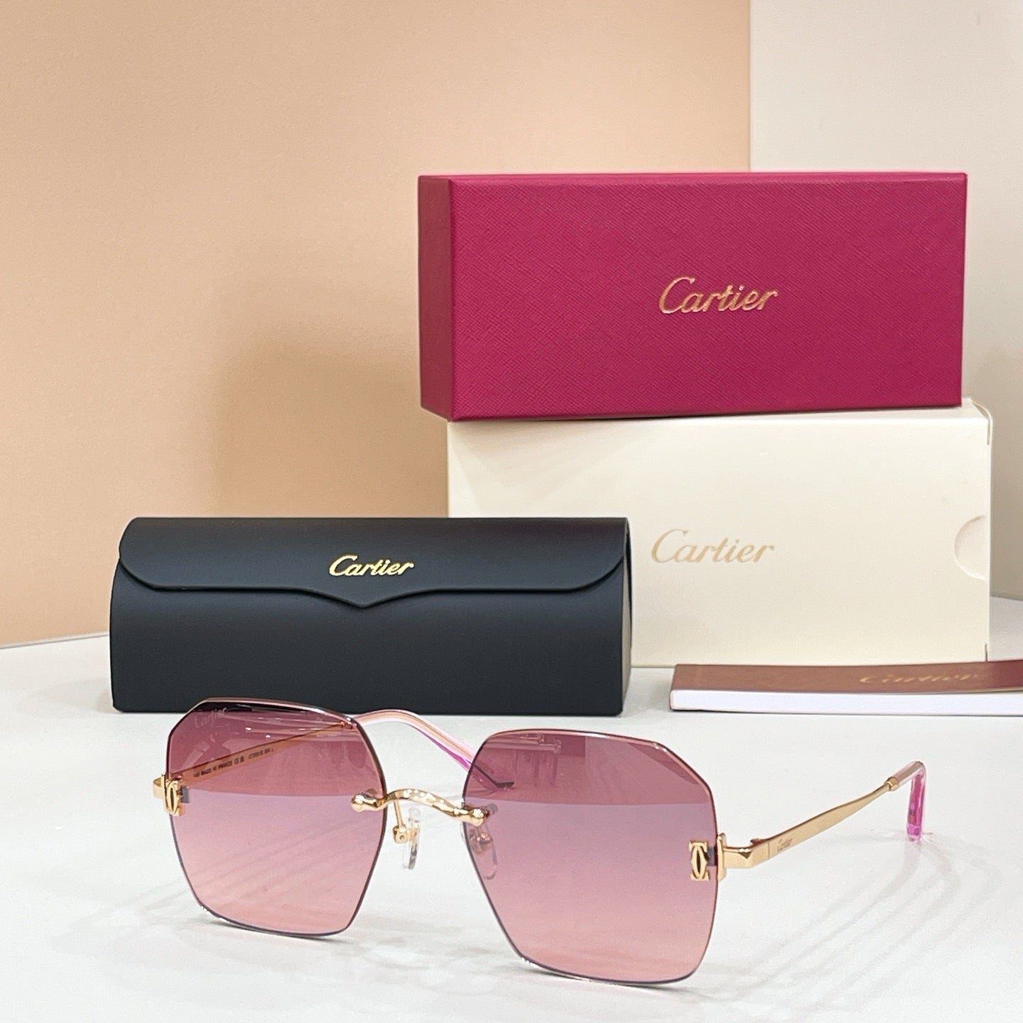 Mehrfarbige Sonnenbrille
