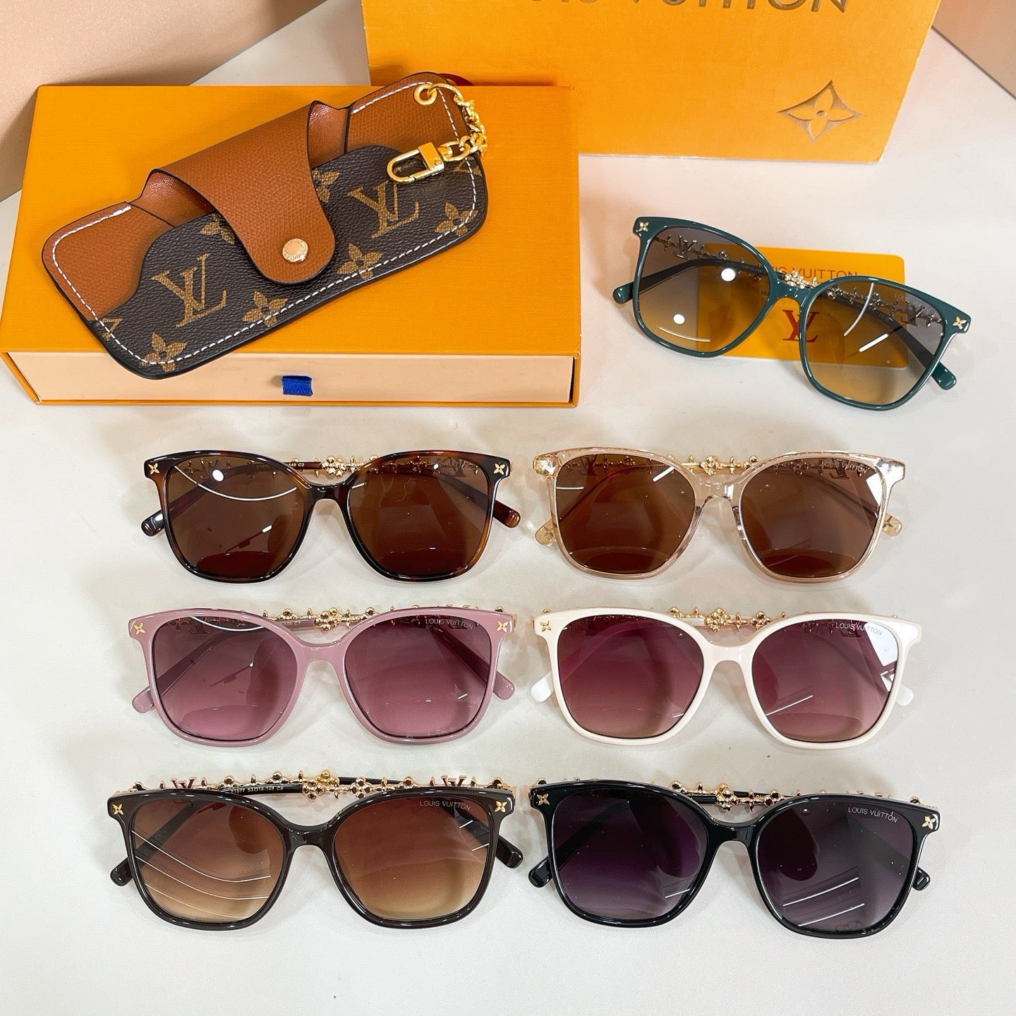 Mehrfarbige Sonnenbrille