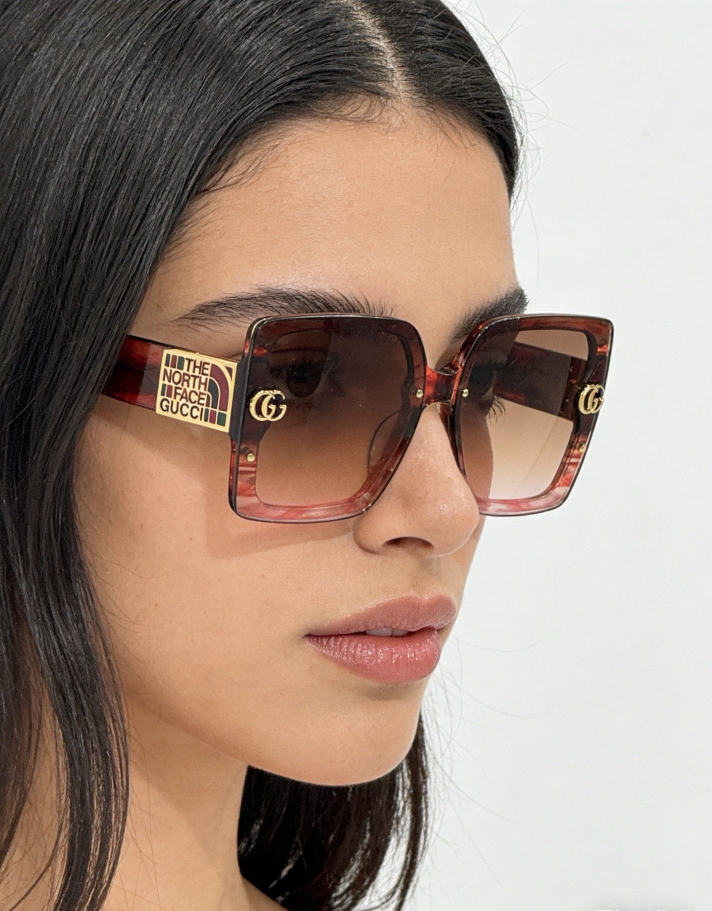 Mehrfarbige Sonnenbrille