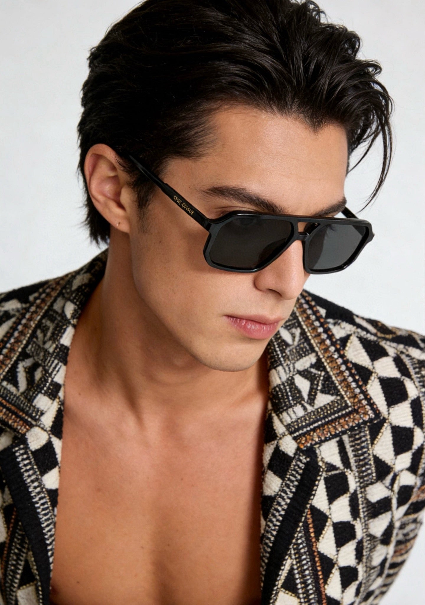 Mehrfarbige Sonnenbrille