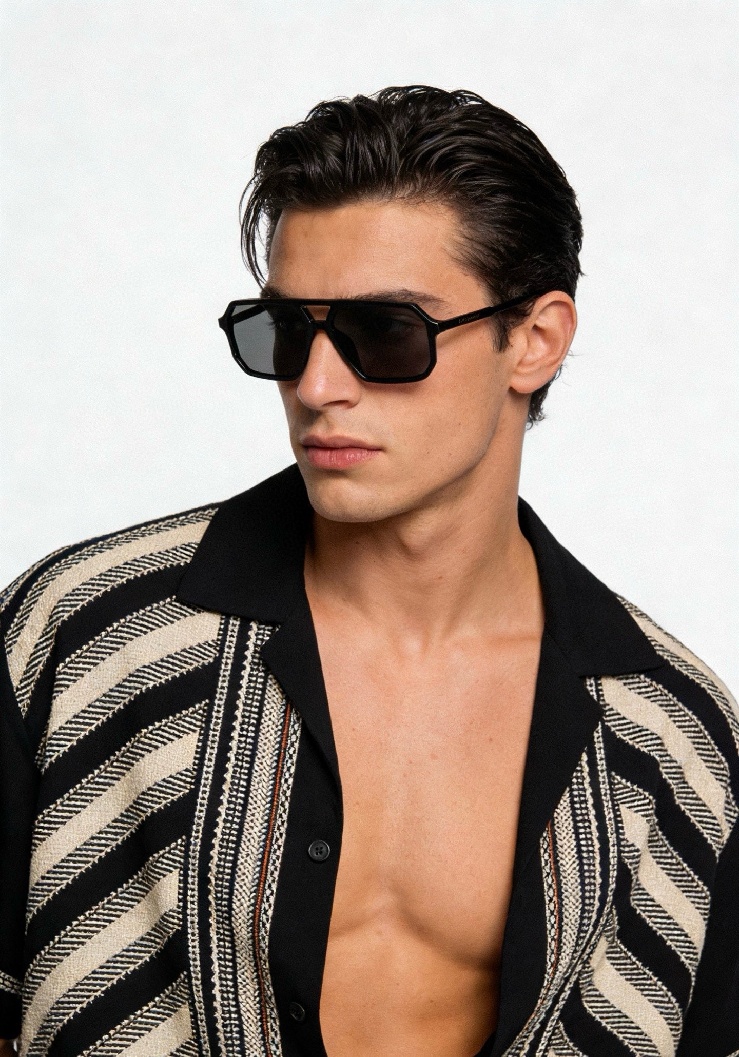 Mehrfarbige Sonnenbrille