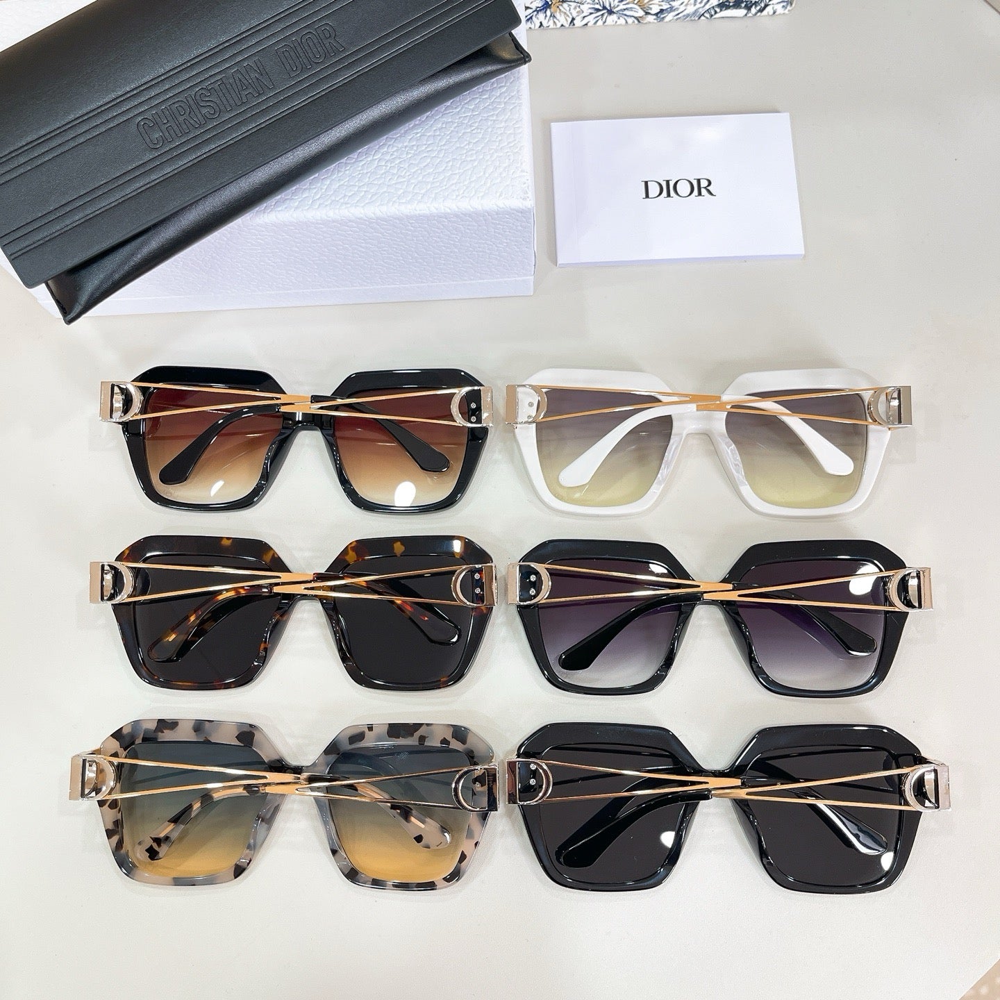Mehrfarbige Sonnenbrille