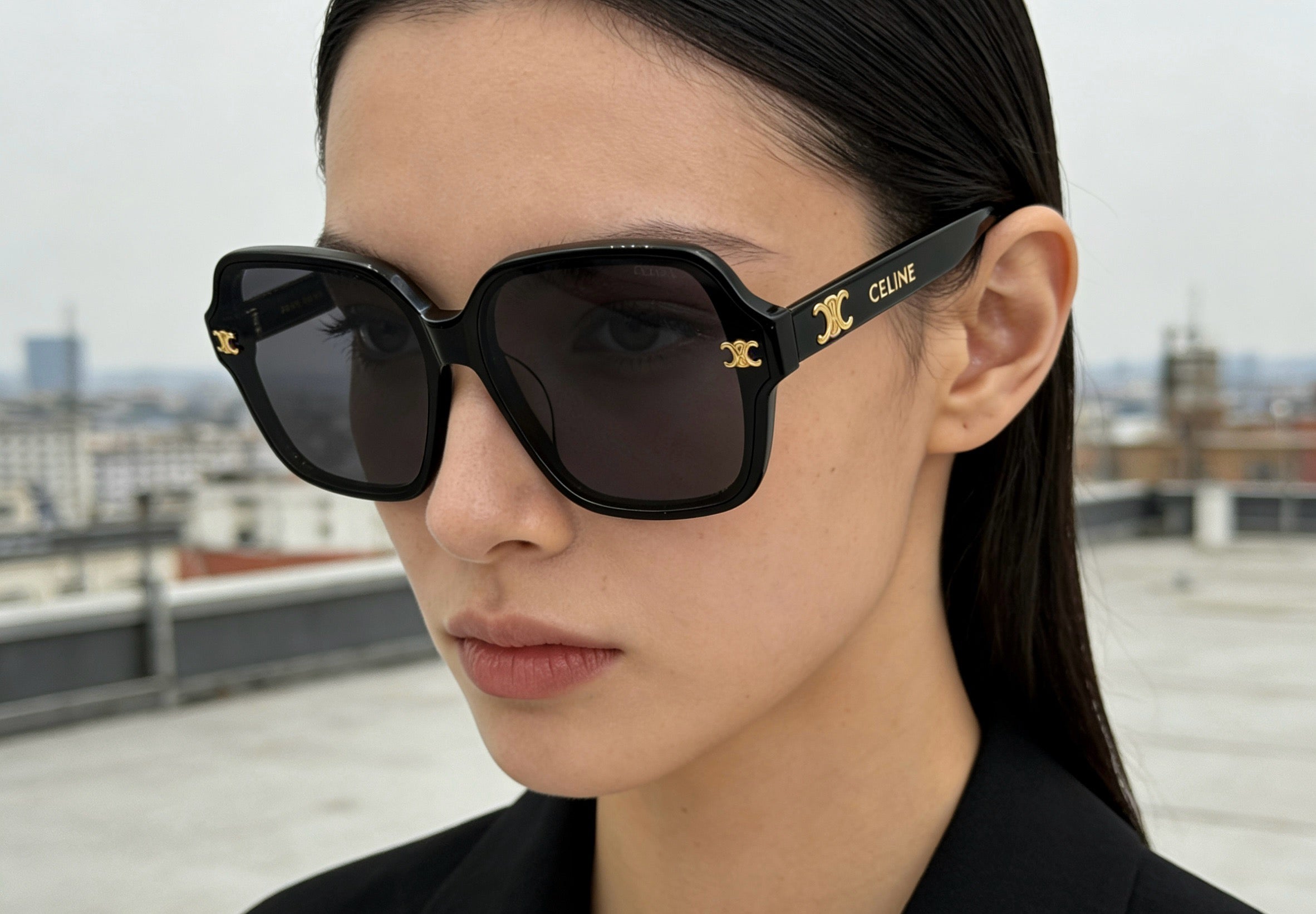 Mehrfarbige Sonnenbrille